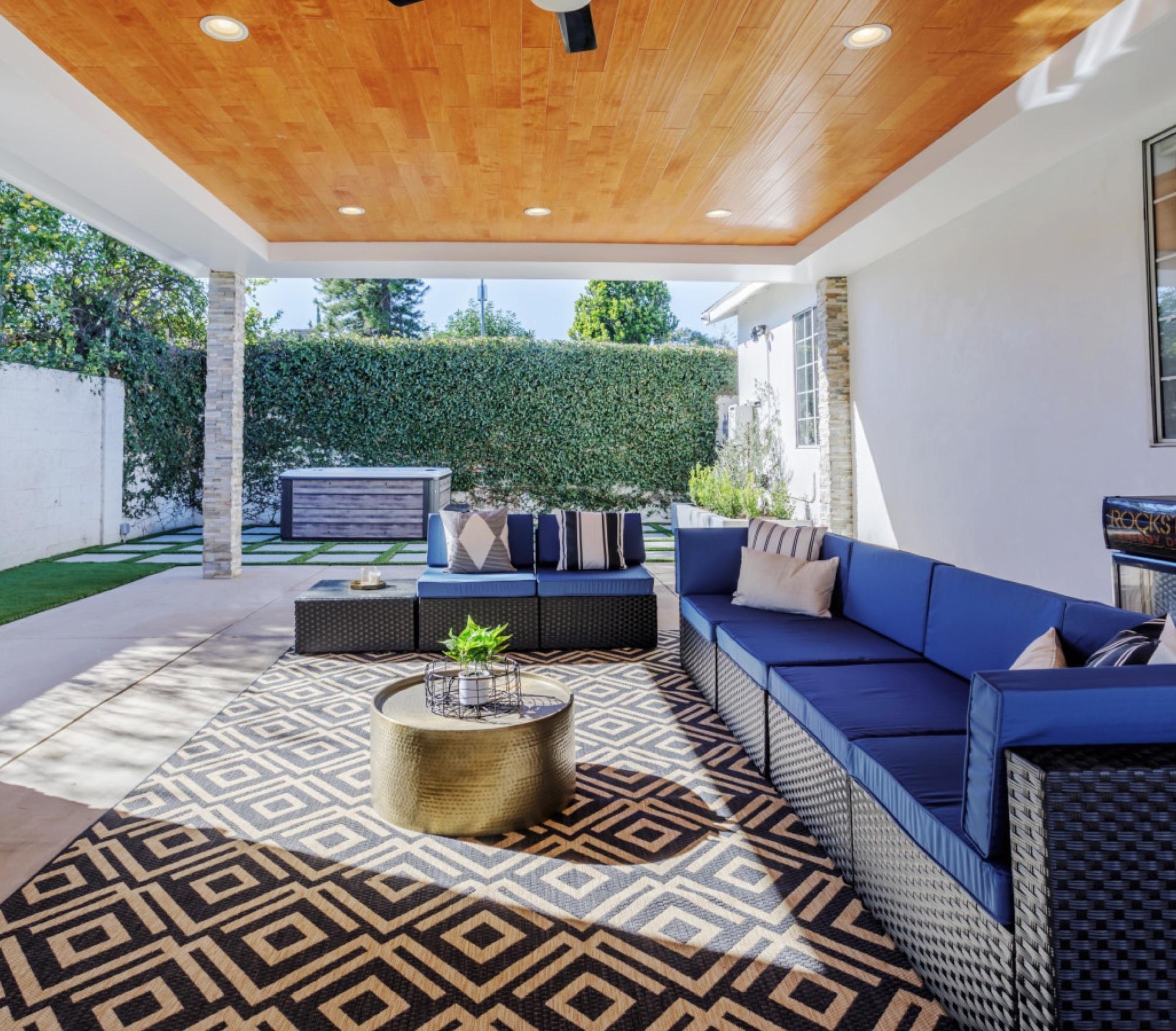 Entertainer Home (Sleeps 12) — photo 1