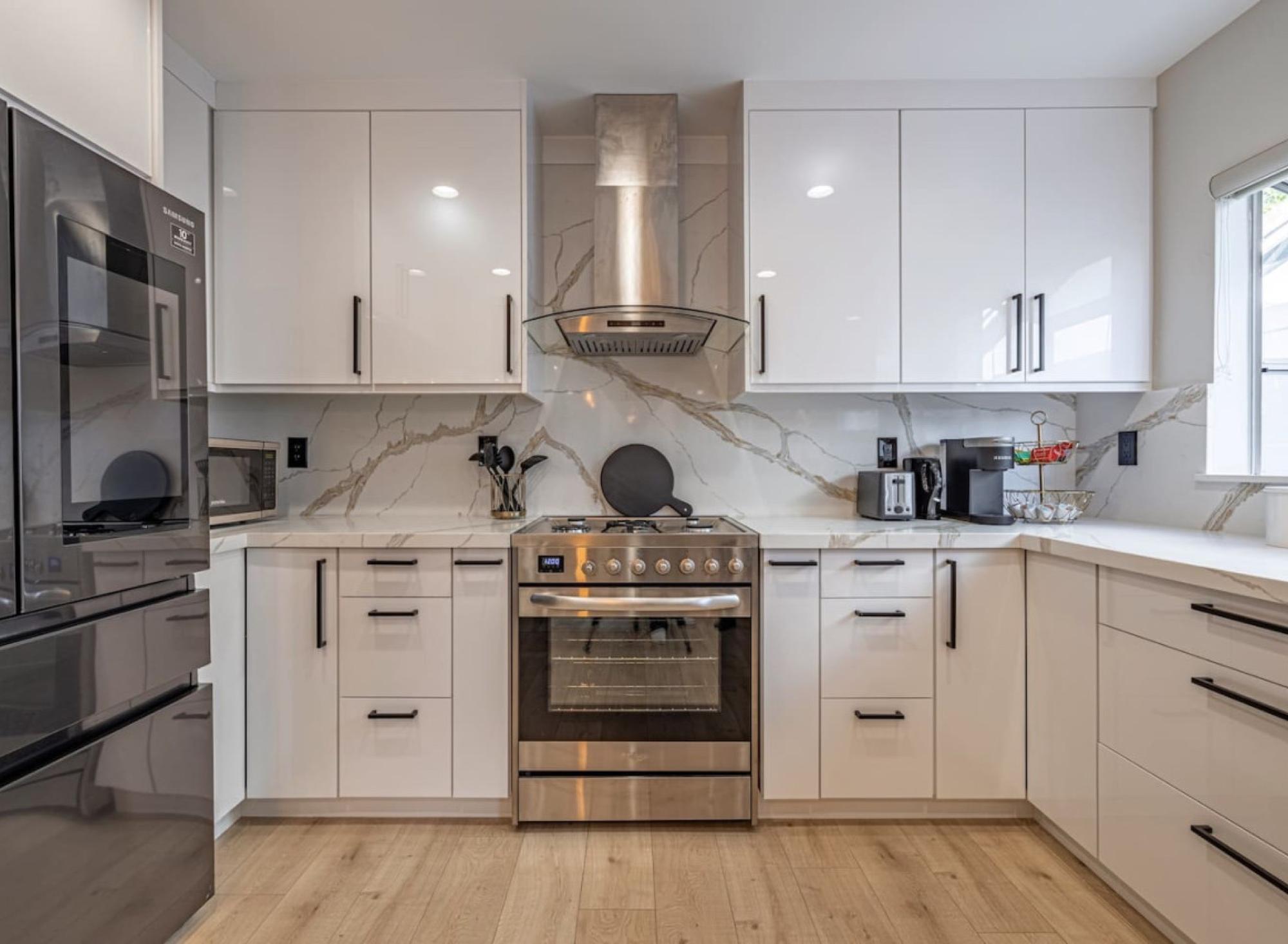 Entertainer Home (Sleeps 12) — photo 11