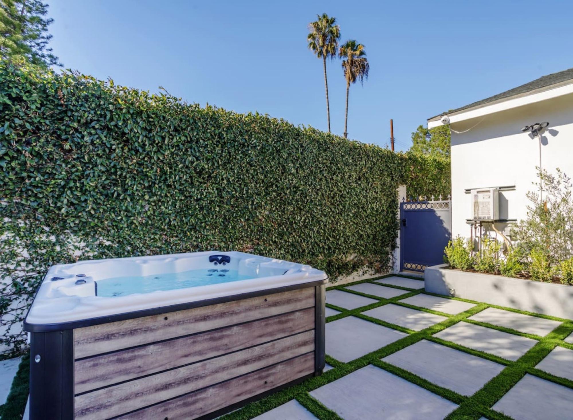 Entertainer Home (Sleeps 12) — photo 6