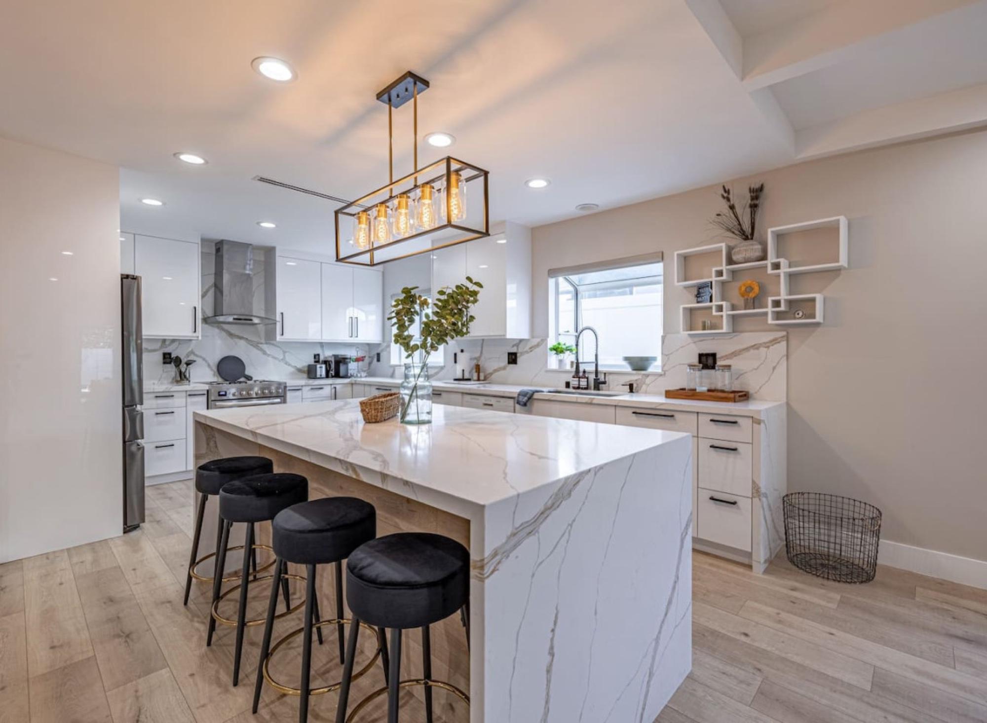 Entertainer Home (Sleeps 12) — photo 7