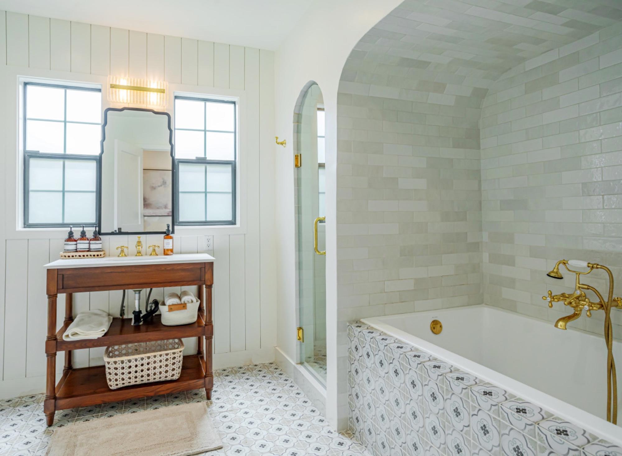 Designer 2-Bed (Sleeps 8, Hot Tub) — photo 12
