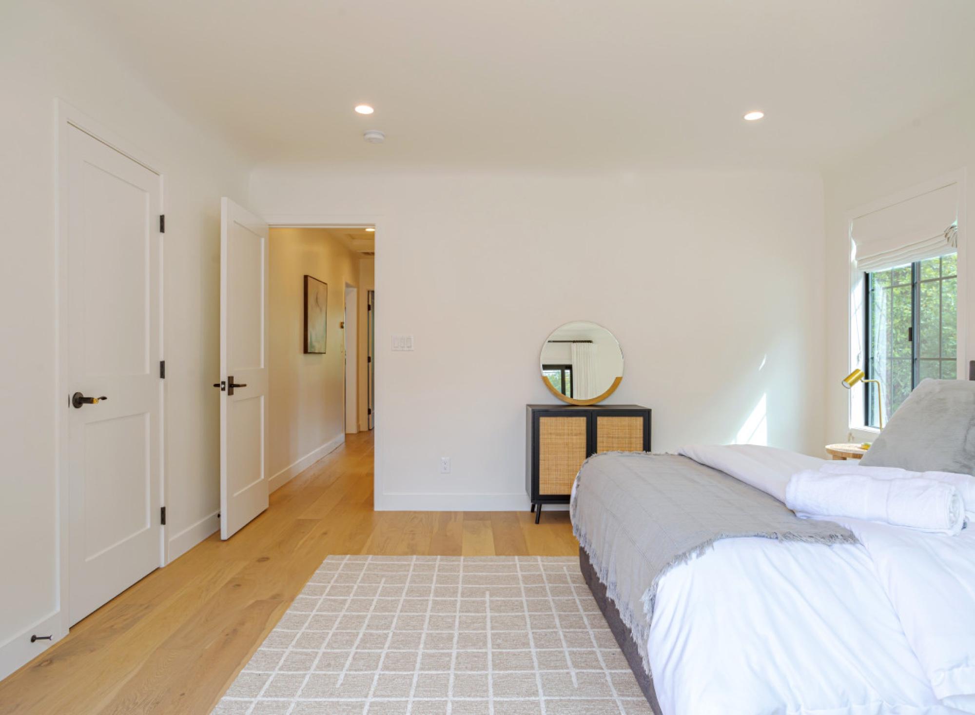 Designer 2-Bed (Sleeps 8, Hot Tub) — photo 4