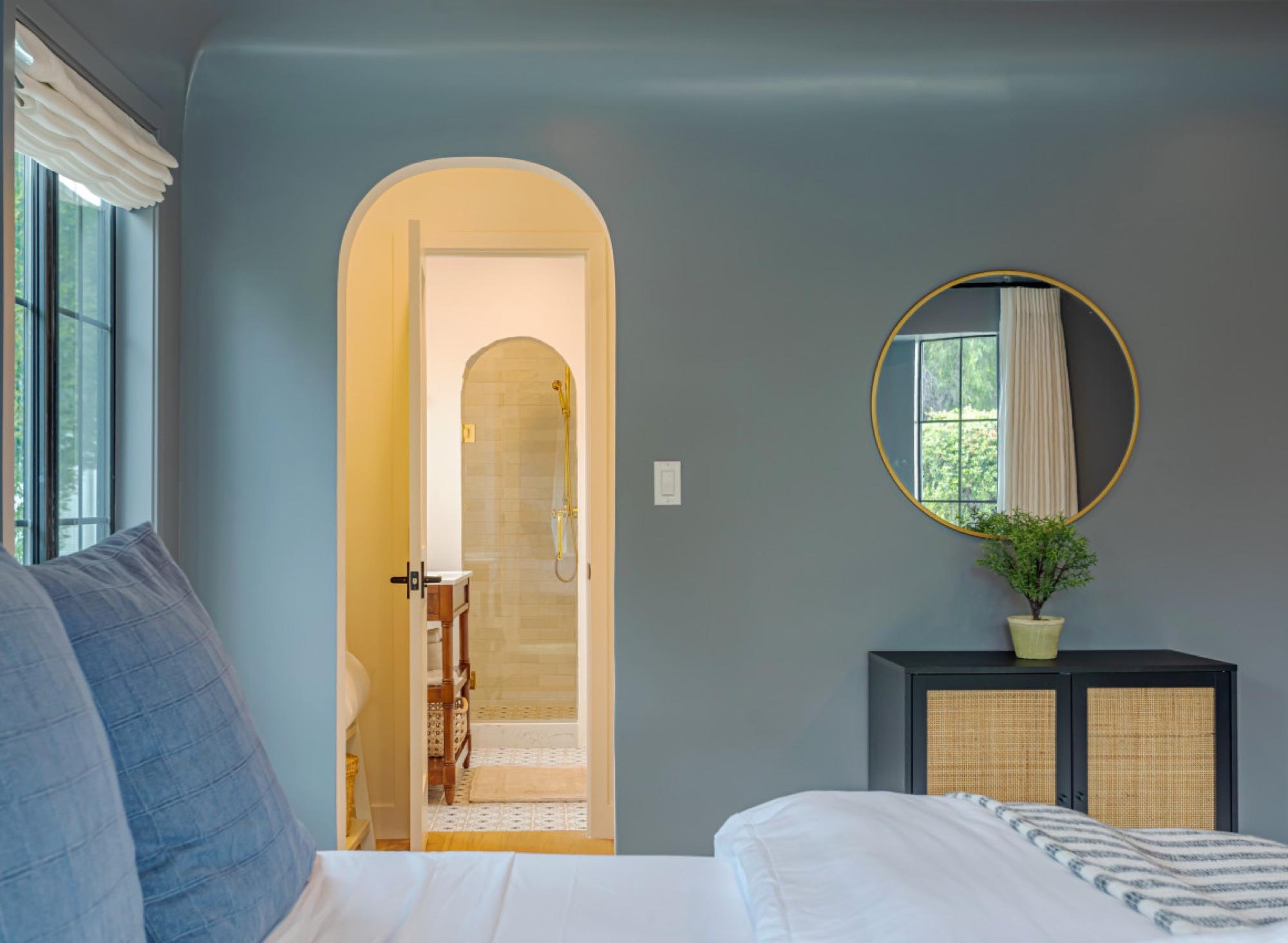 Designer 2-Bed (Sleeps 8, Hot Tub) — photo 11