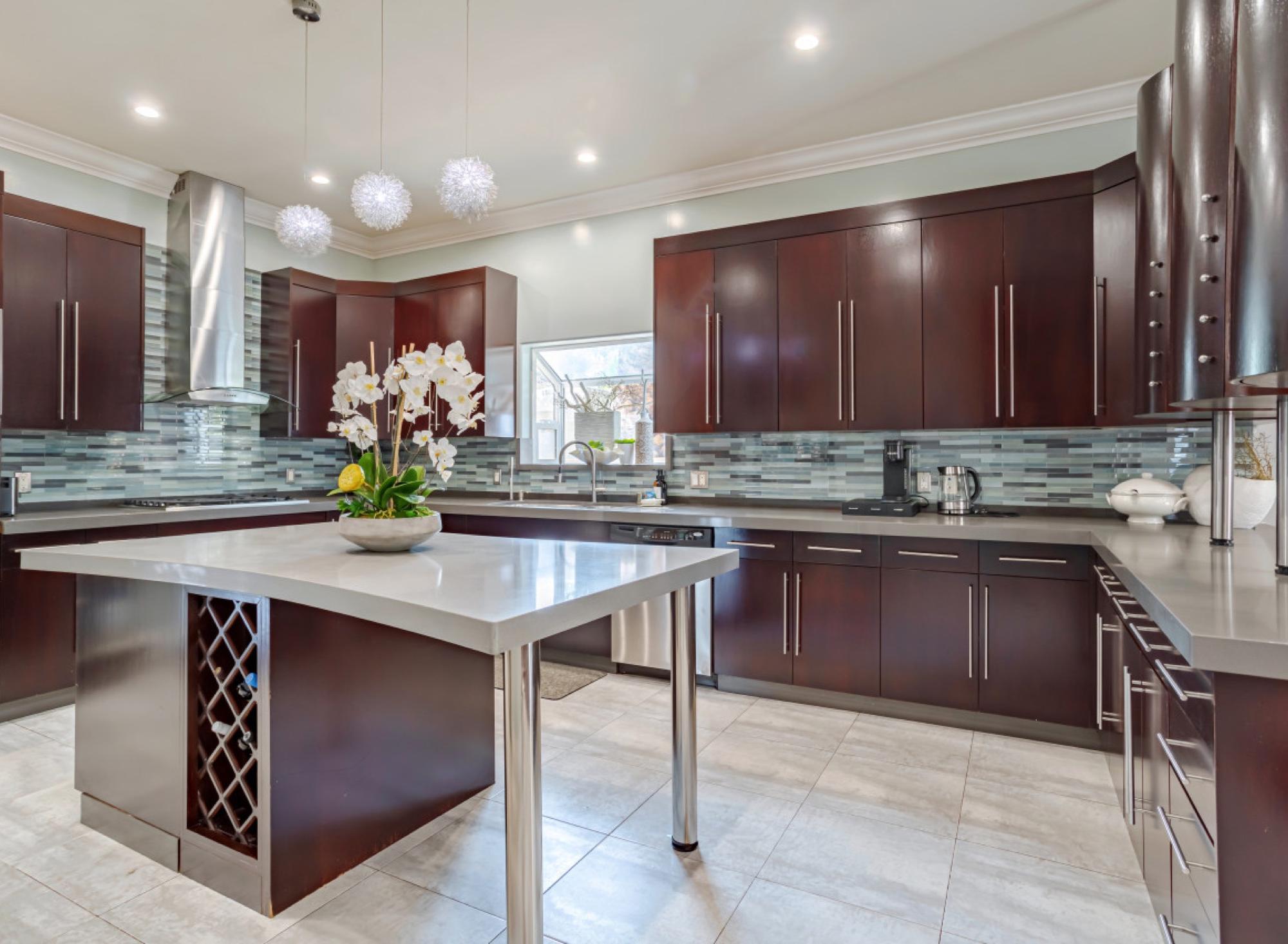 Regal 4-Bed (Hot Tub, Sleeps 15) — photo 7