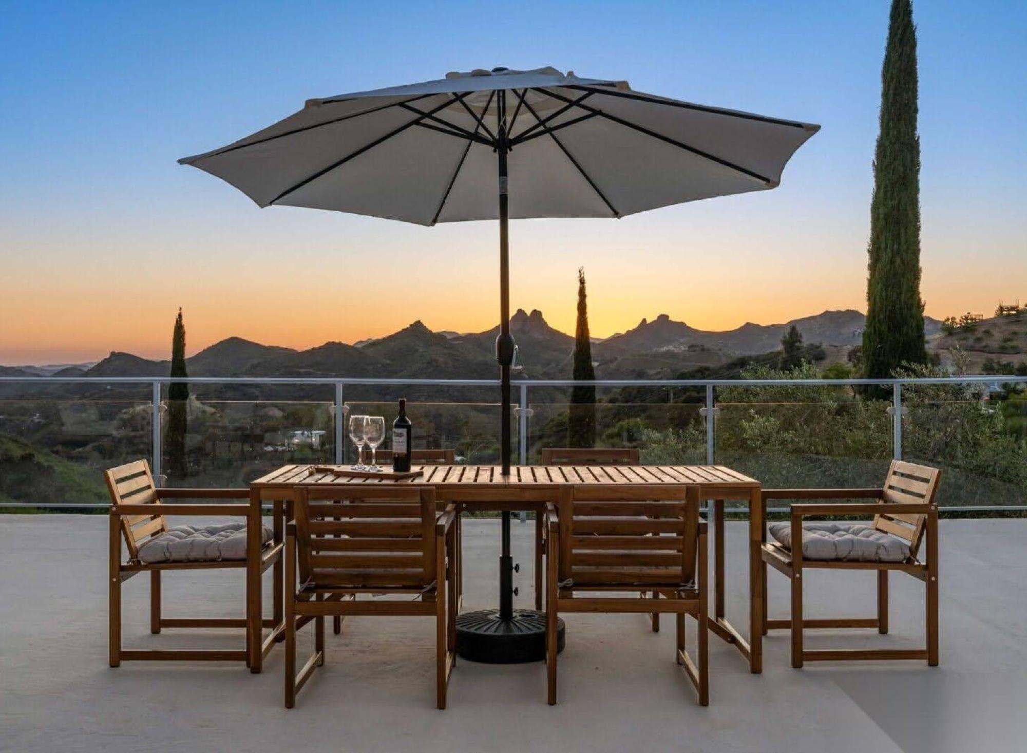 2-Acre Malibu Mansion w/ Pool & Theater — photo 5
