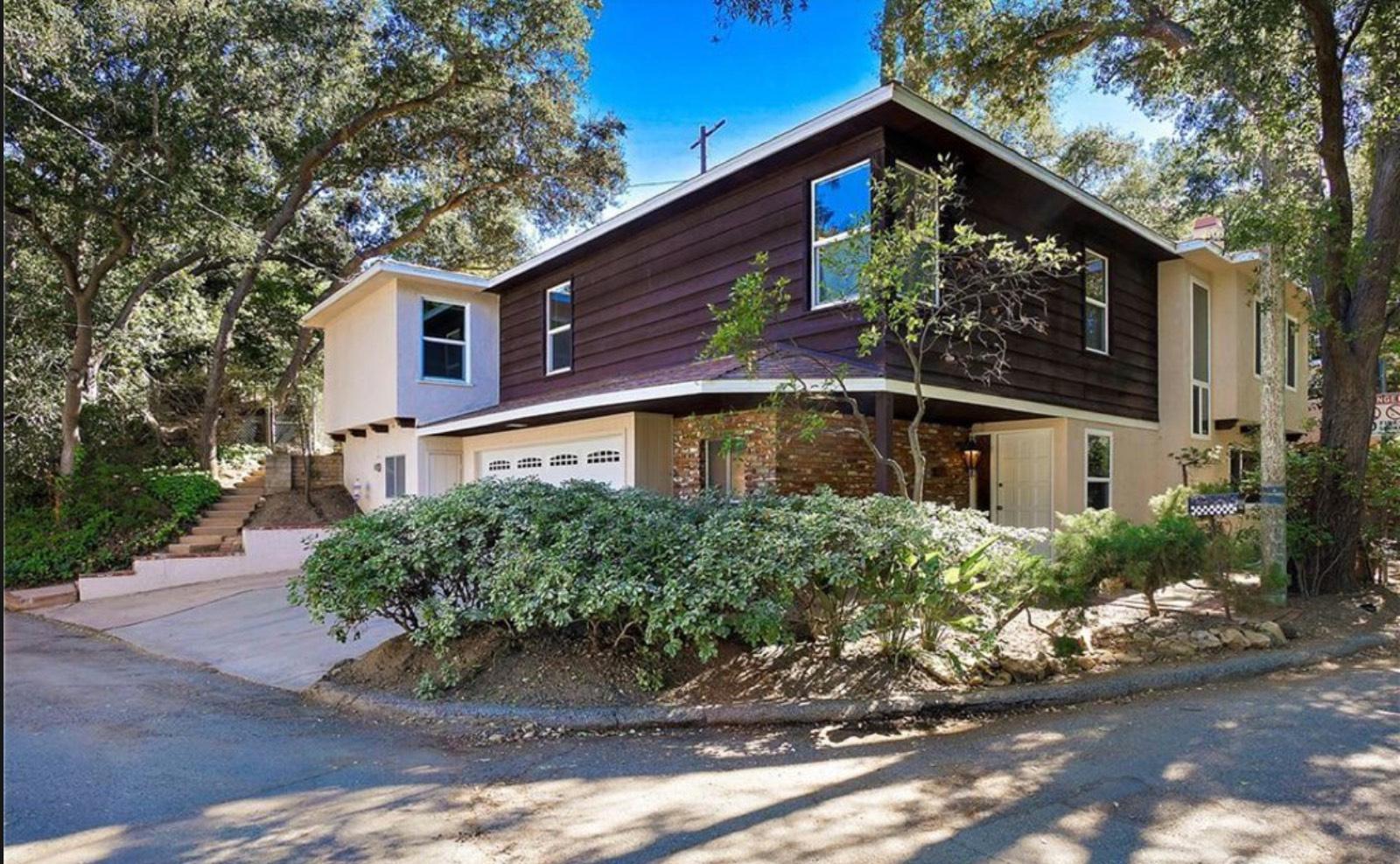 70's Retro House — photo 1