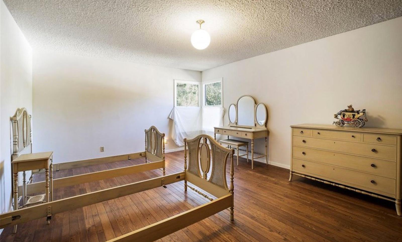 70's Retro House — photo 12