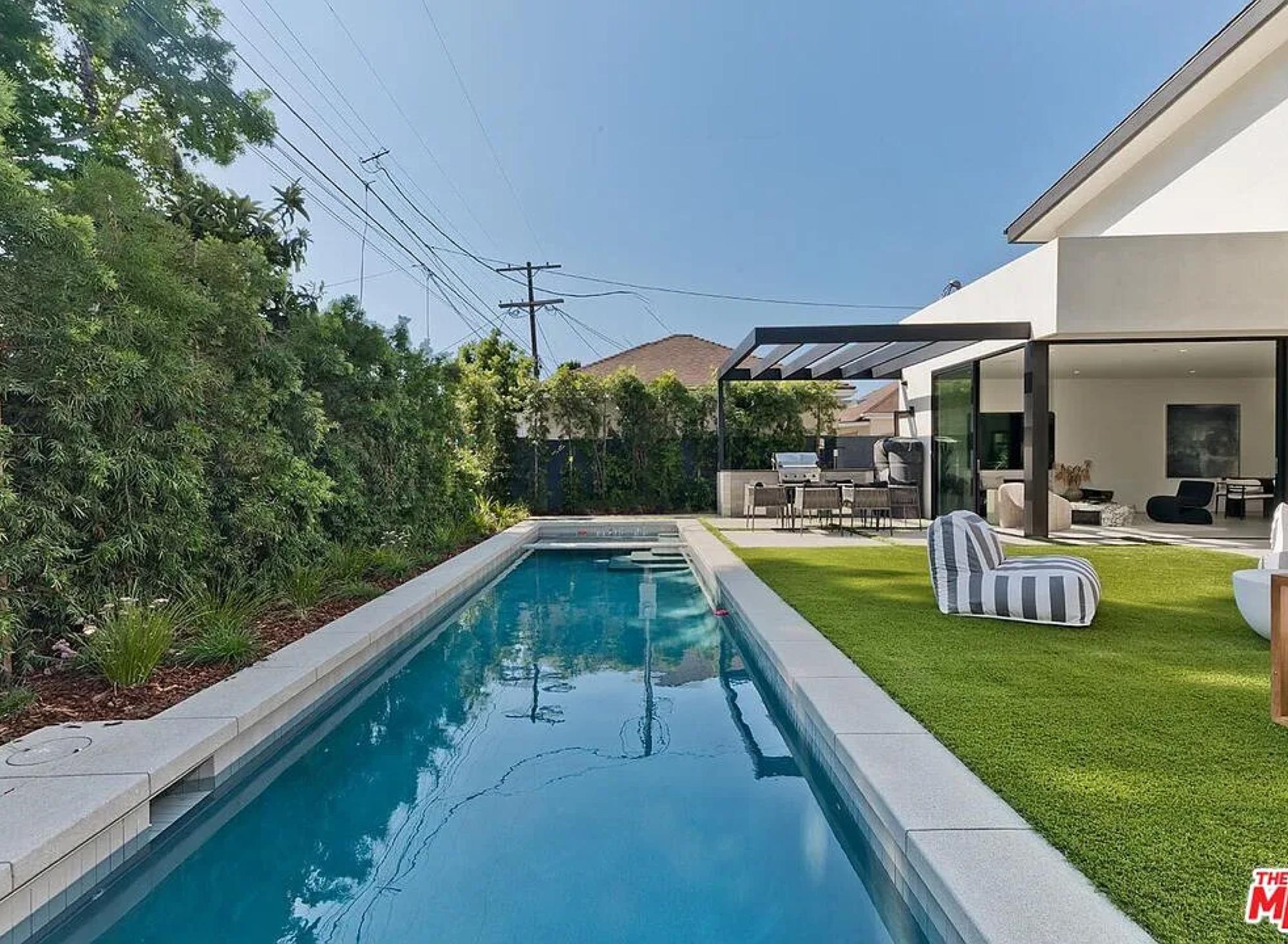 A Malcom Contemporary Mod Beauty — photo 12