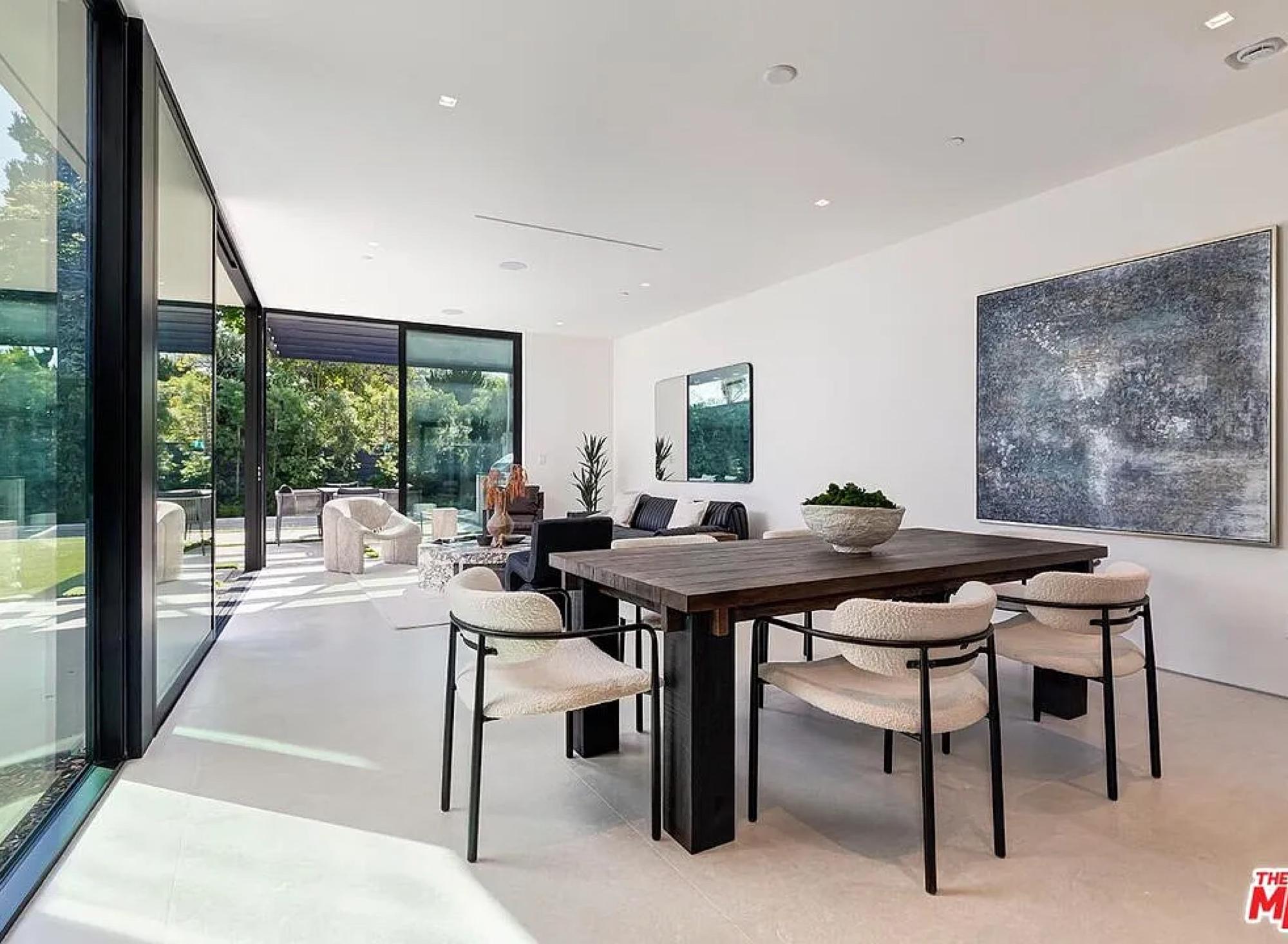 A Malcom Contemporary Mod Beauty — photo 5