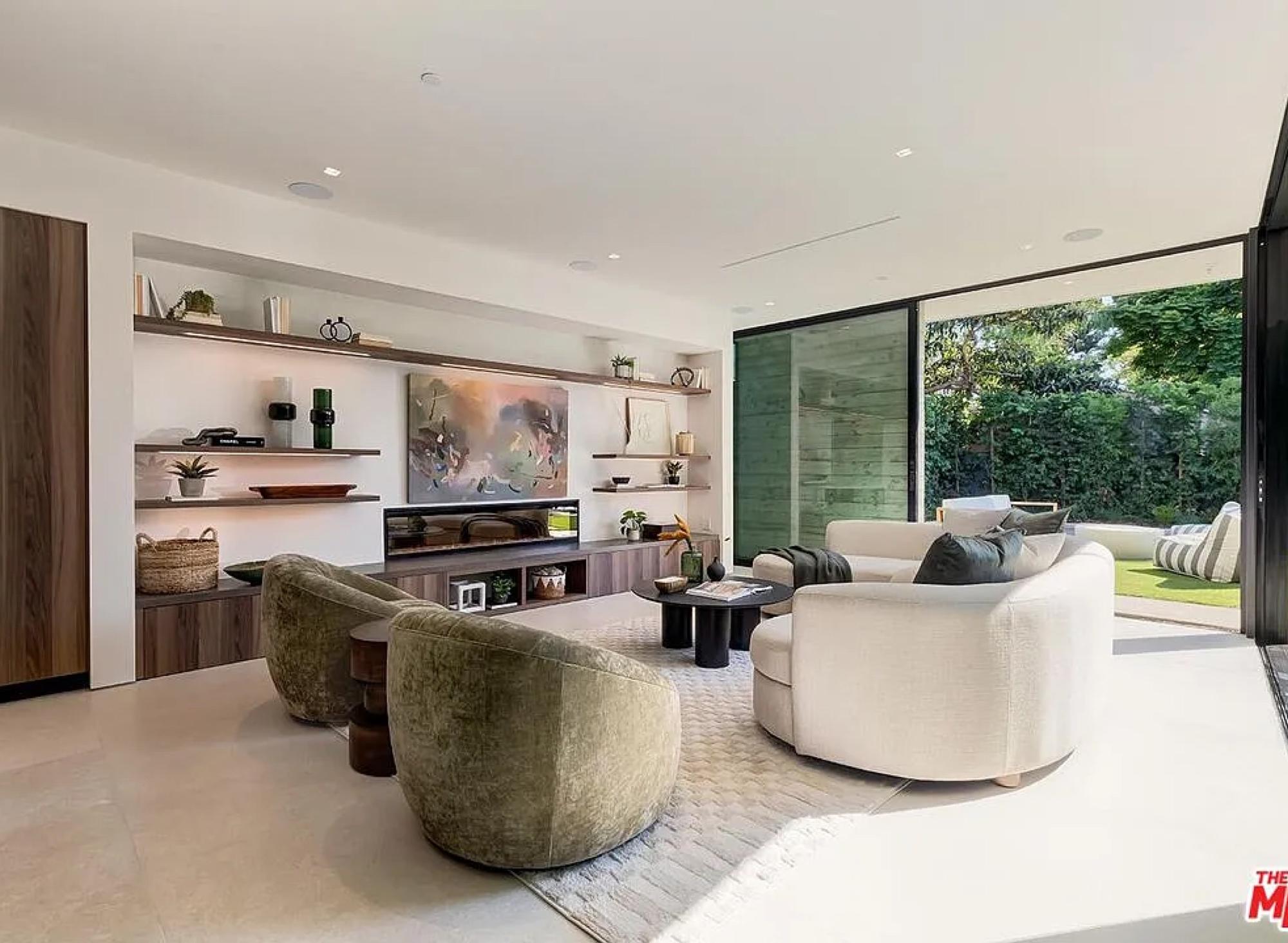 A Malcom Contemporary Mod Beauty — photo 7