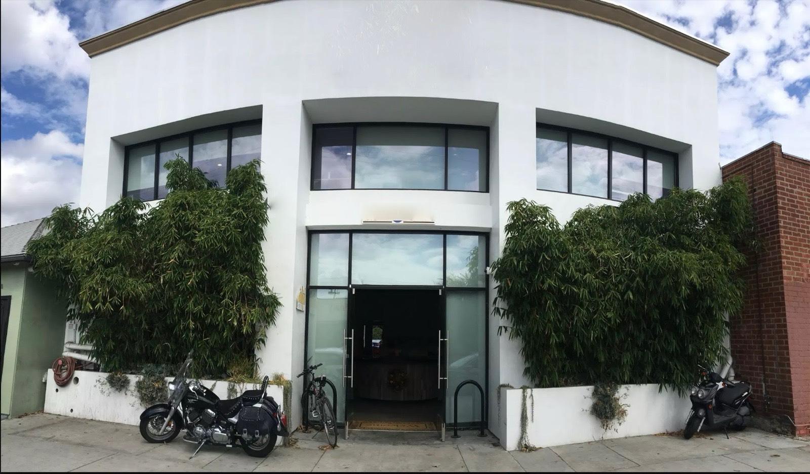 Art Deco Warehouse Office — photo 1