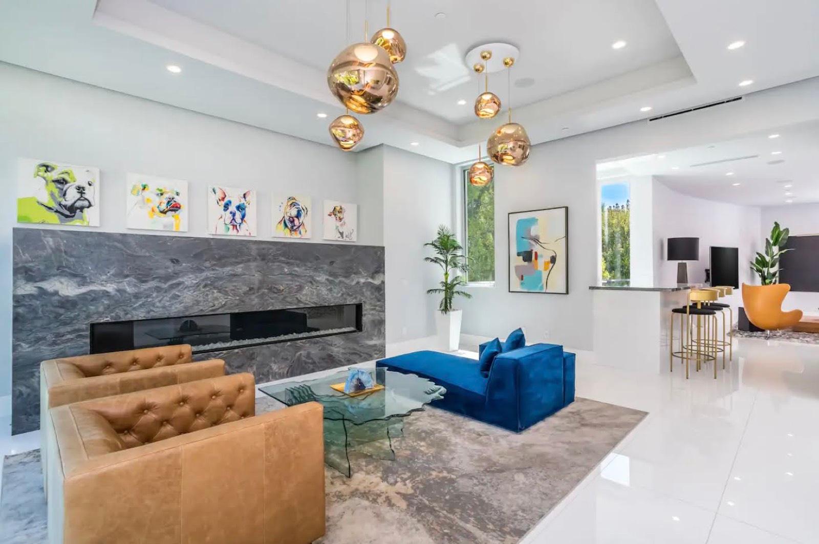 A's Bright Modern View Mansion — photo 6