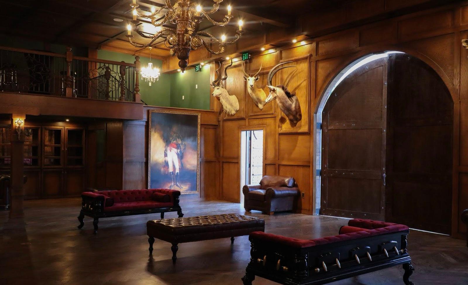 A's Classic English Hall — photo 2