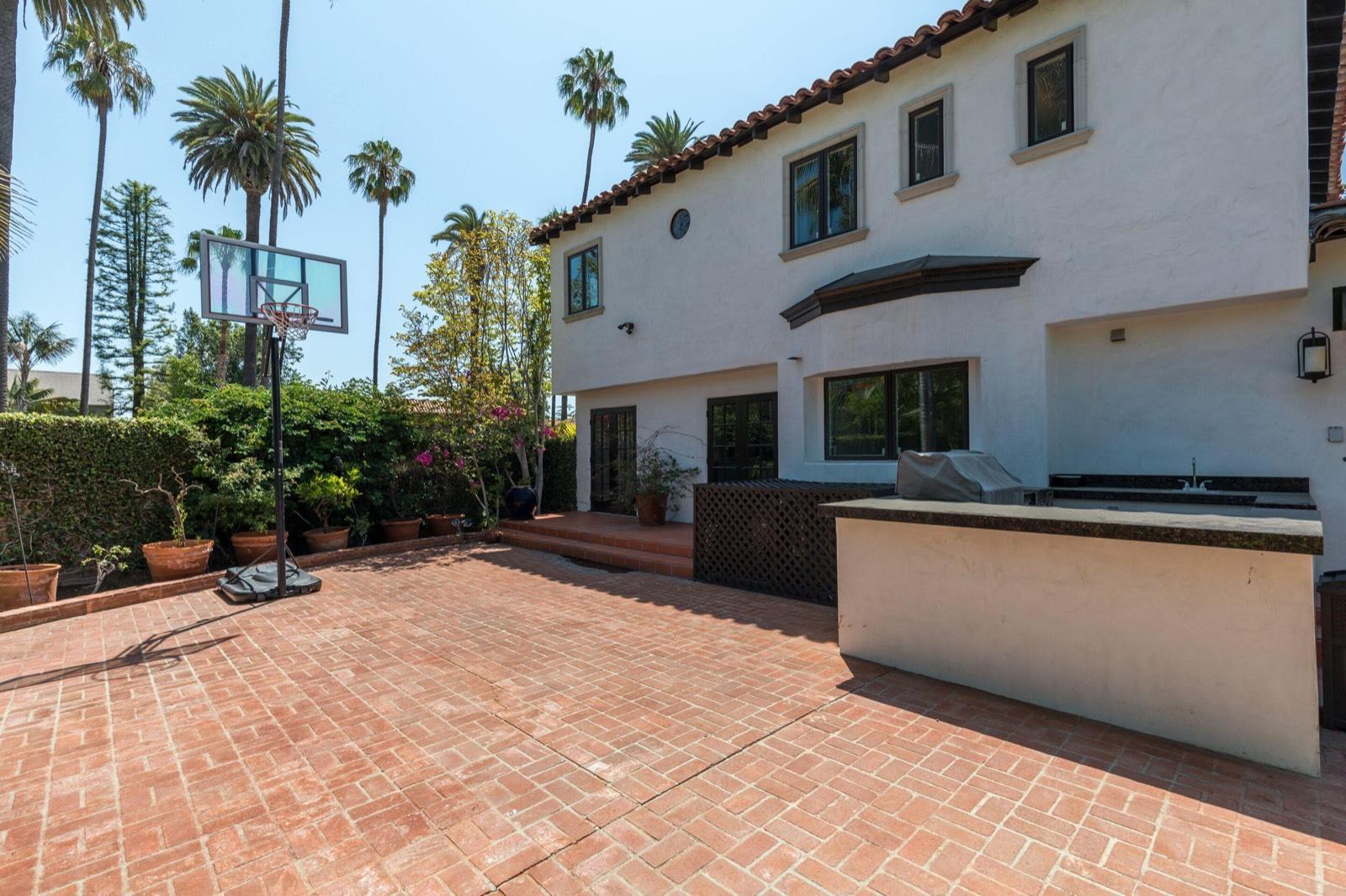 A's Foothill House — photo 11
