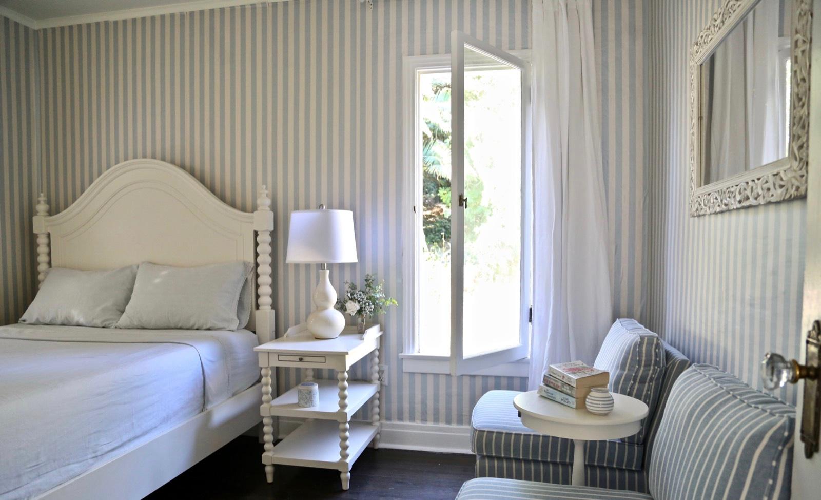 A's Glam Wallpaper Home — photo 11