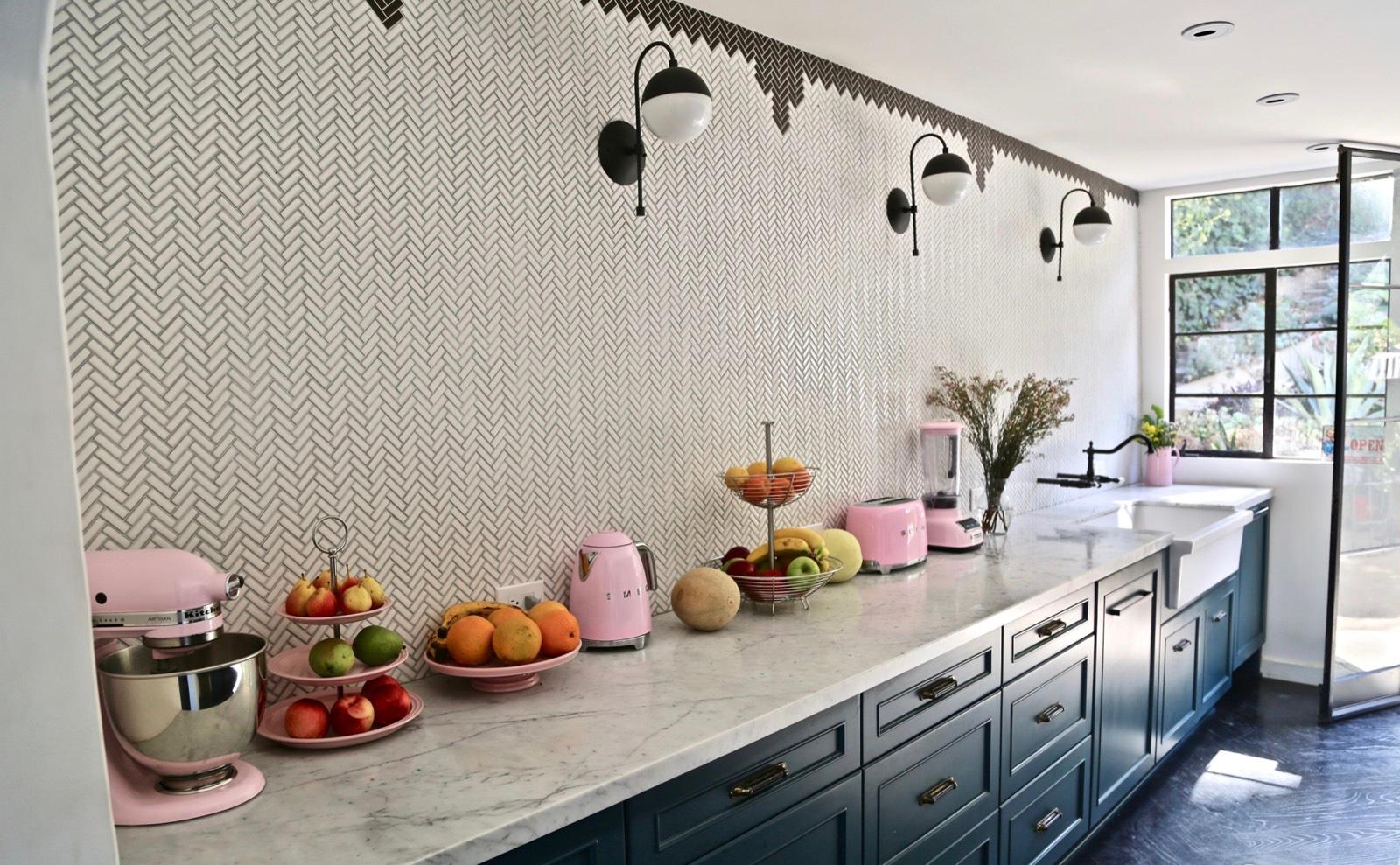 A's Glam Wallpaper Home — photo 8