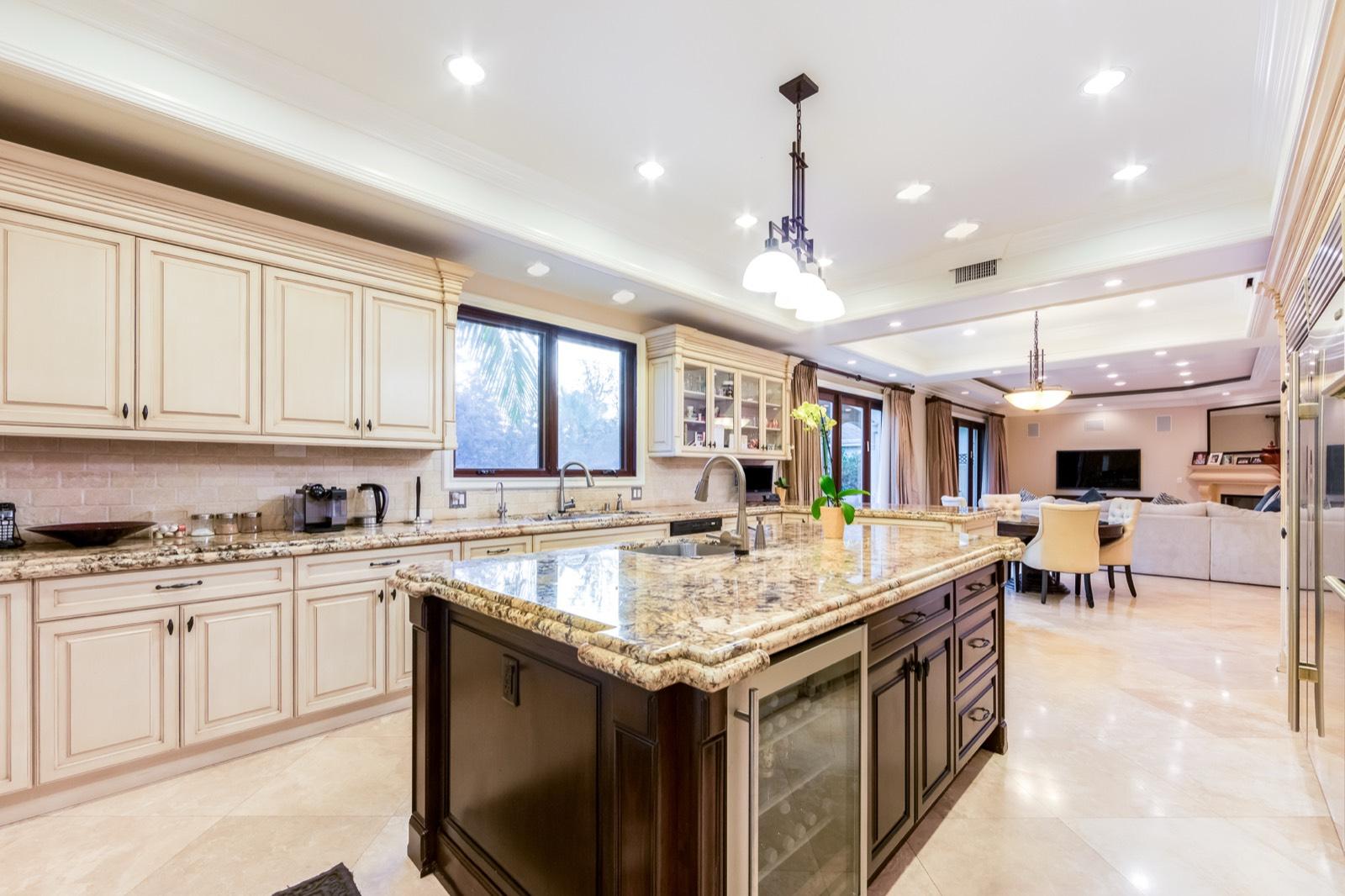 A's Med Europe Valley Village Home — photo 12