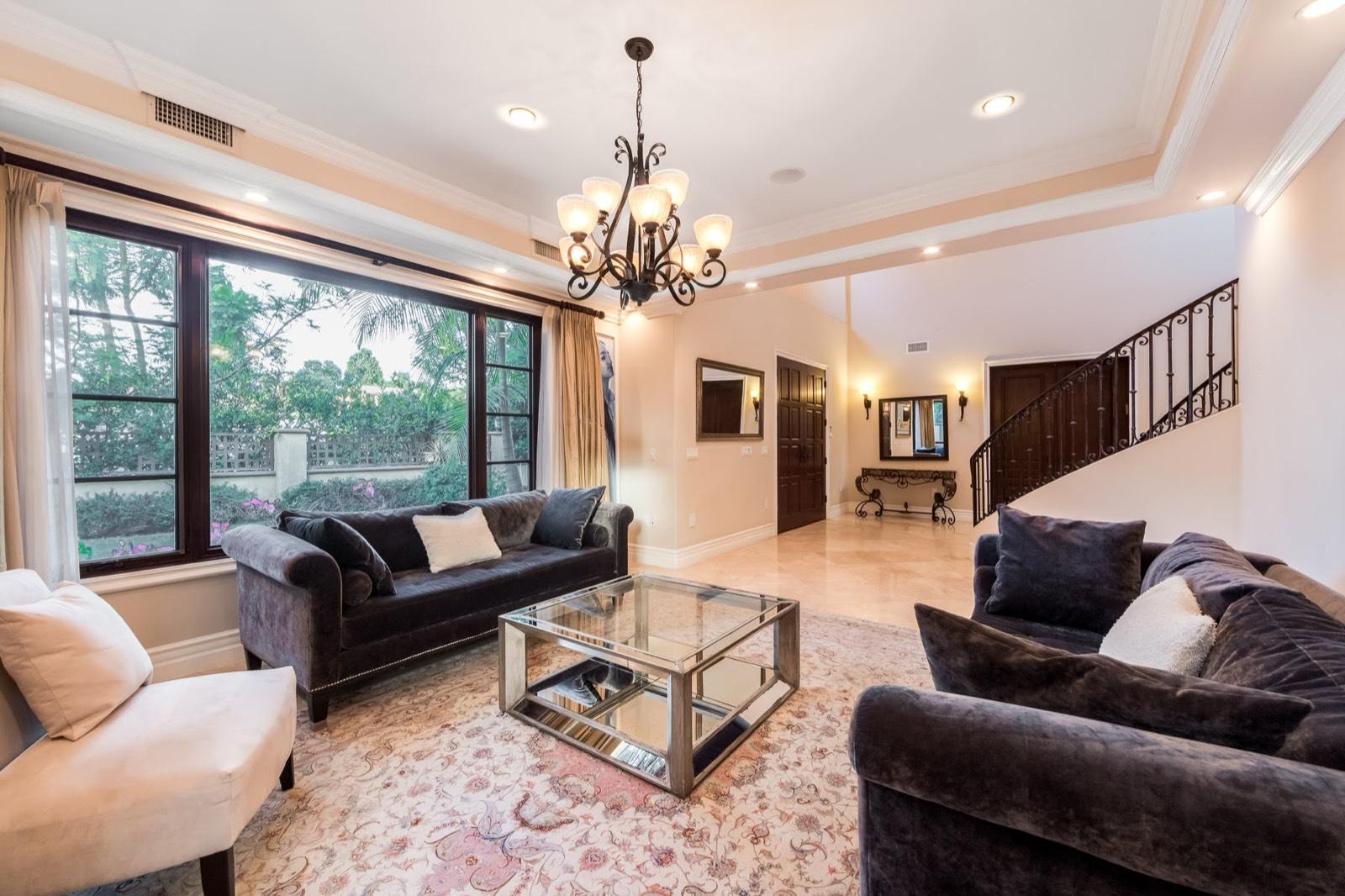 A's Med Europe Valley Village Home — photo 3