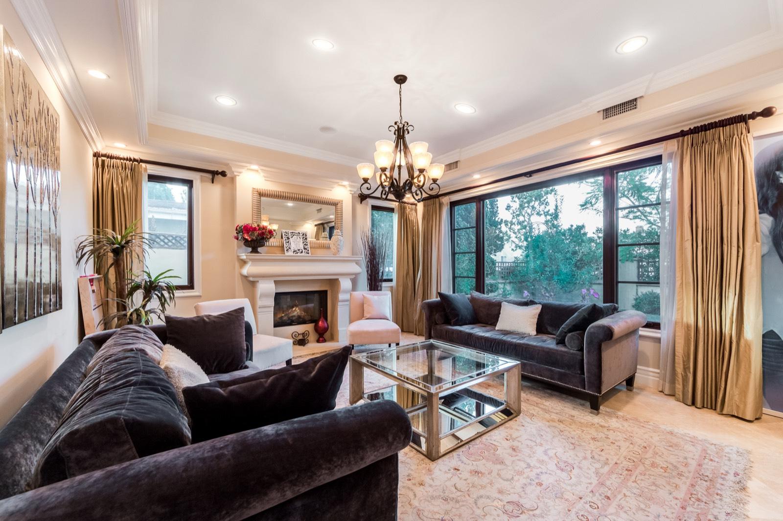 A's Med Europe Valley Village Home — photo 4