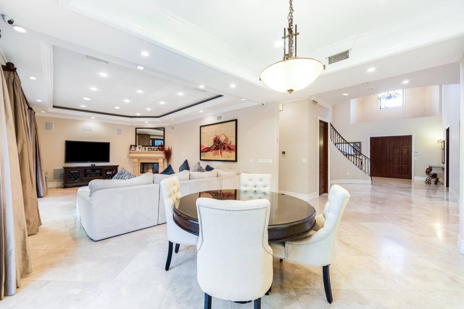 A's Med Europe Valley Village Home — photo 8