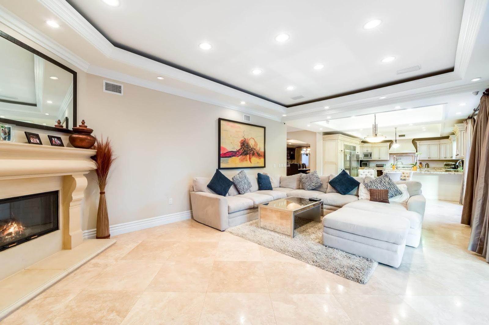 A's Med Europe Valley Village Home — photo 10