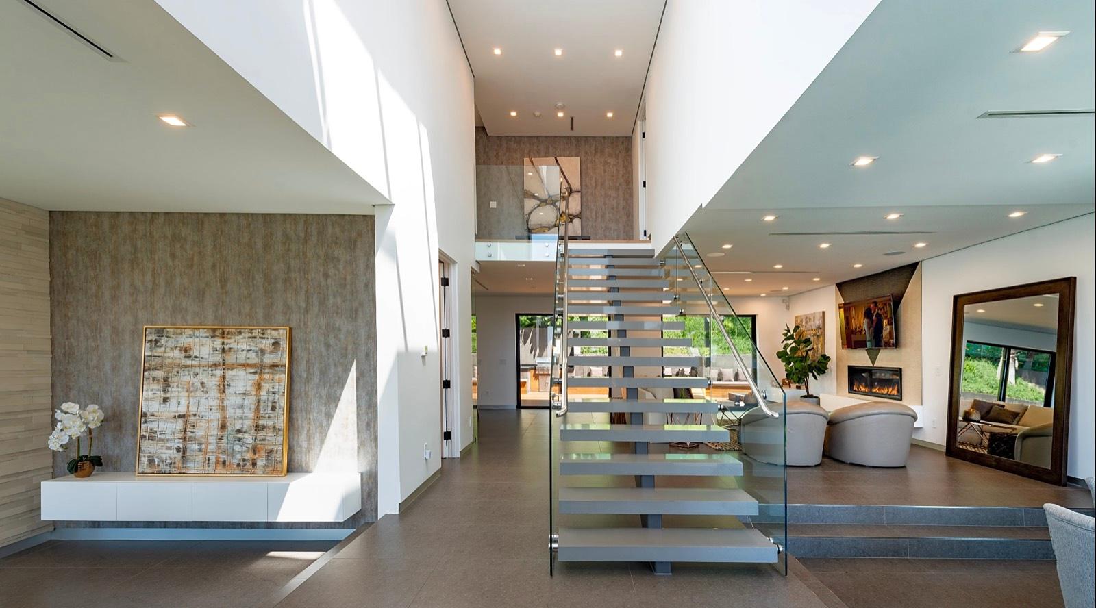 A's Modern Dream Home — photo 1