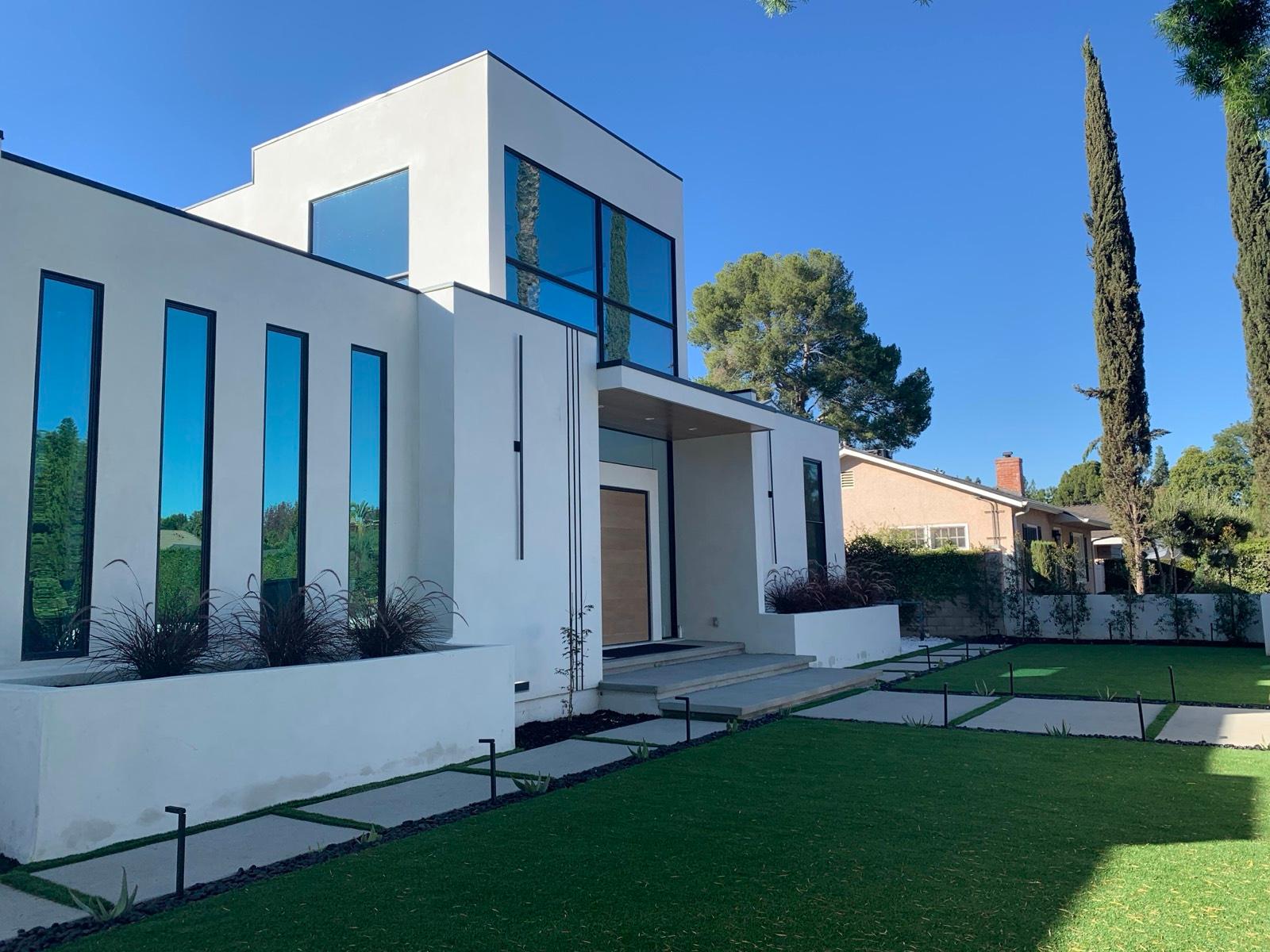 A's New Modern — photo 1