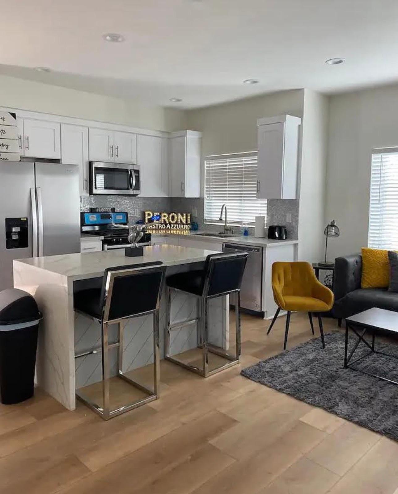 A's Noho Modern Cutie Home — photo 2