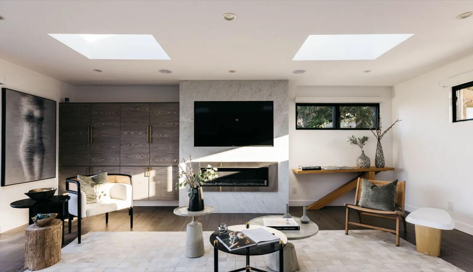 A's willow mod house — photo 2
