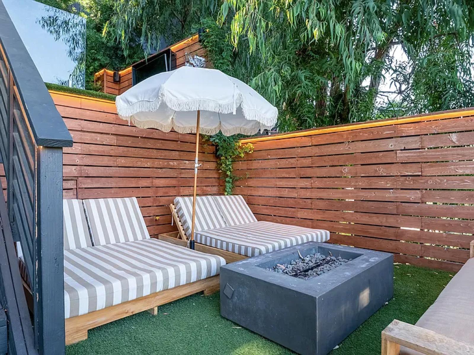 A's willow mod house — photo 4
