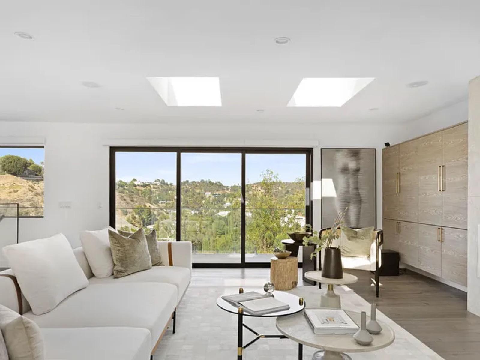 A's willow mod house — photo 8