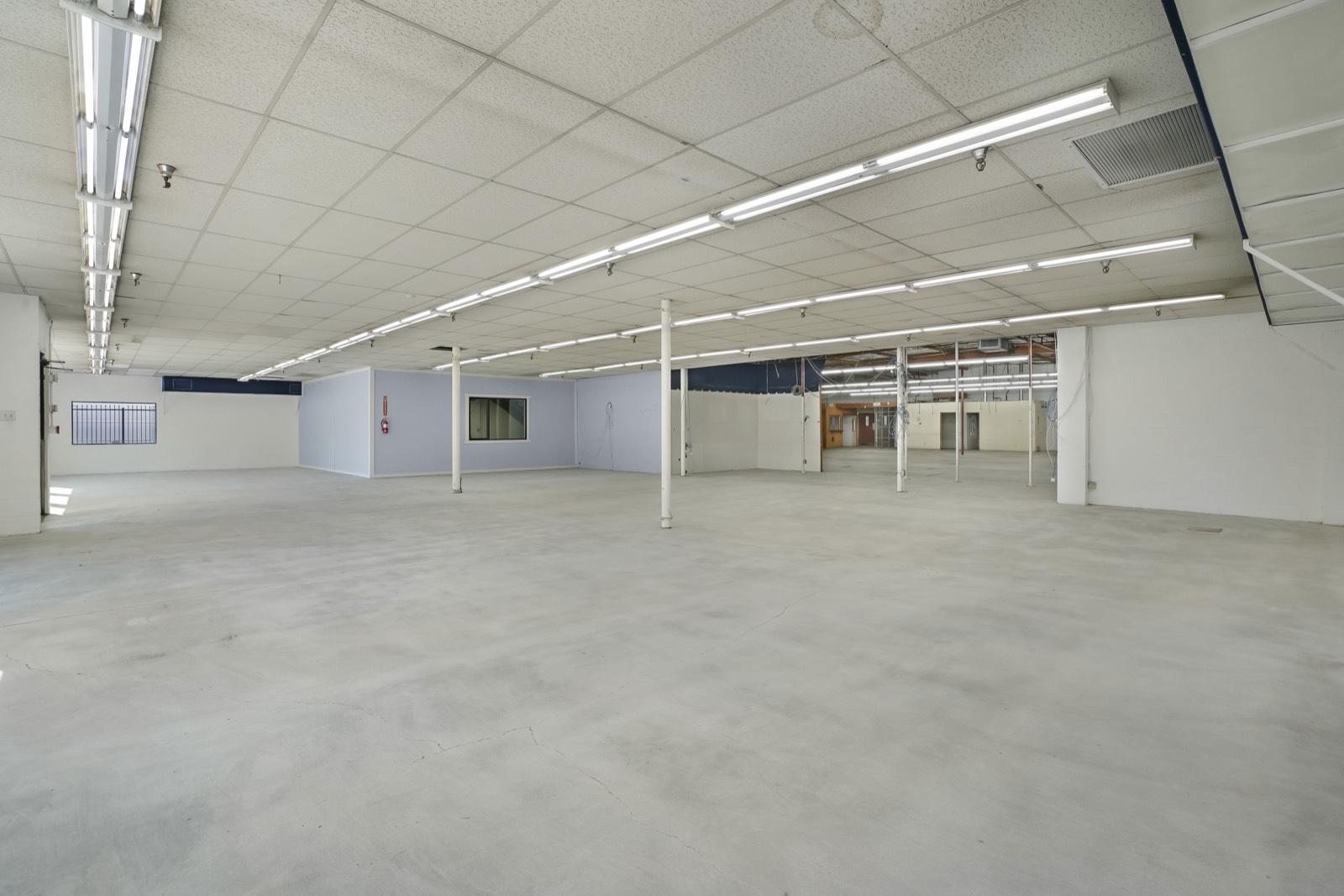 AH's Empty Warehouse — photo 12