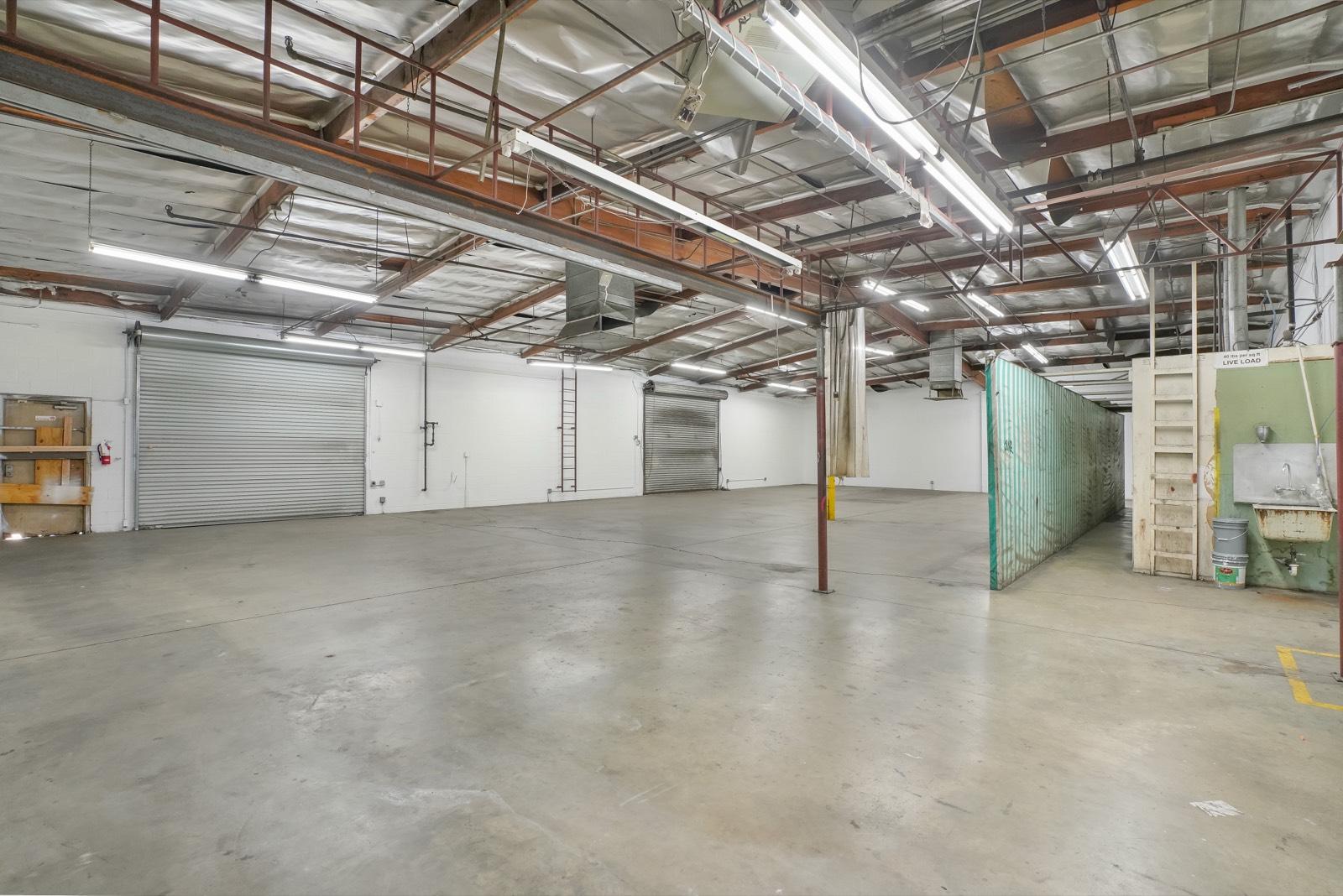 AH's Empty Warehouse — photo 4