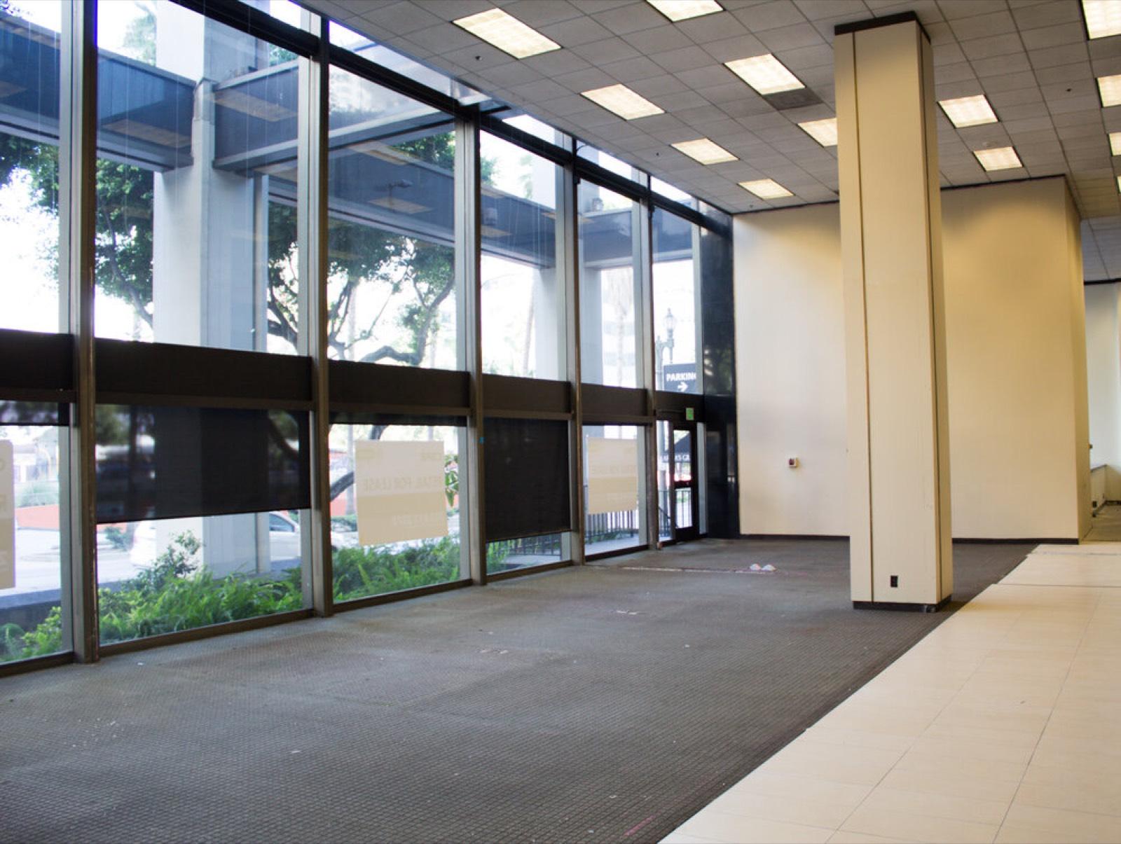 AH's Office Building with Helipad — photo 11