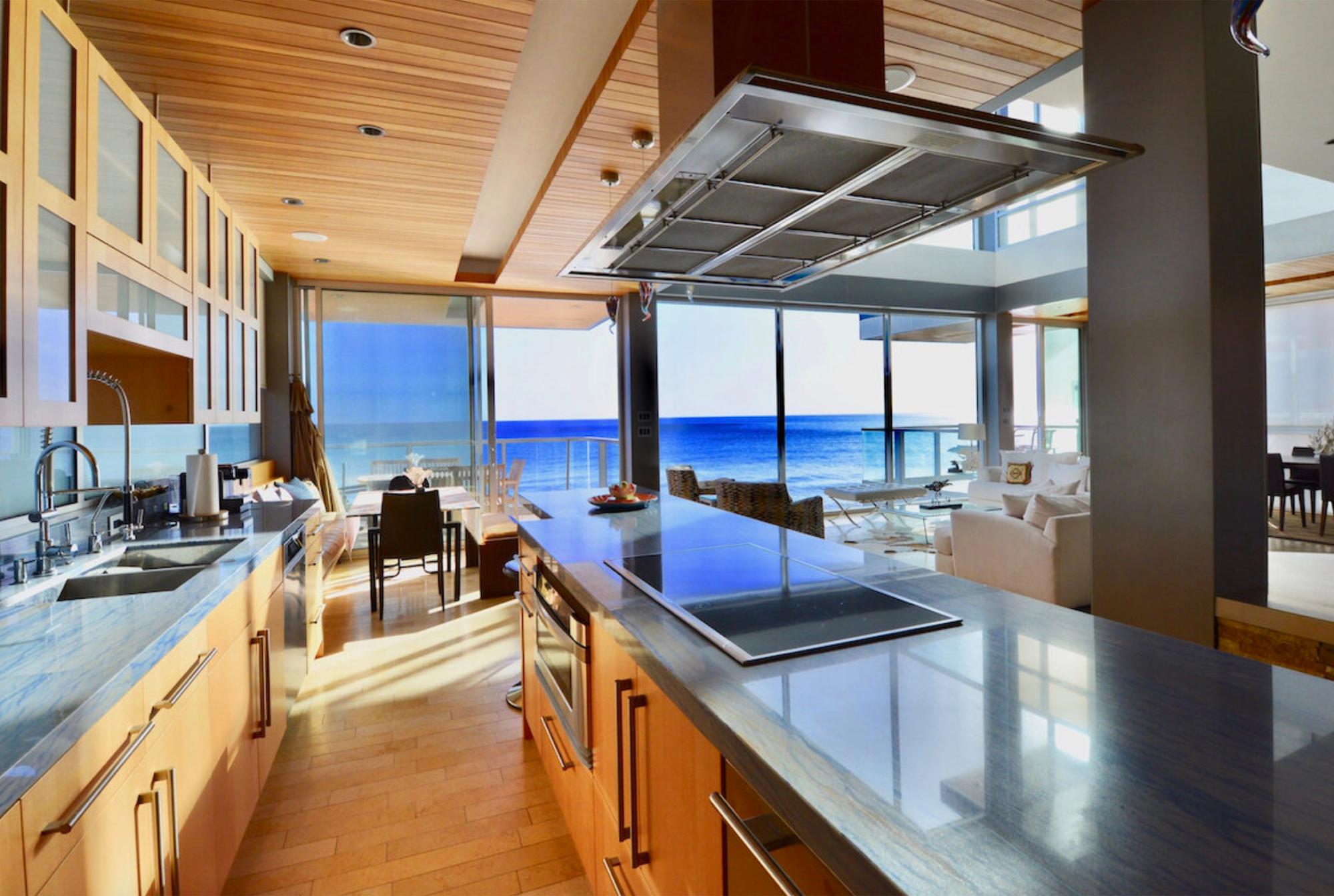 AJ's Modern Beachfront Home — photo 11