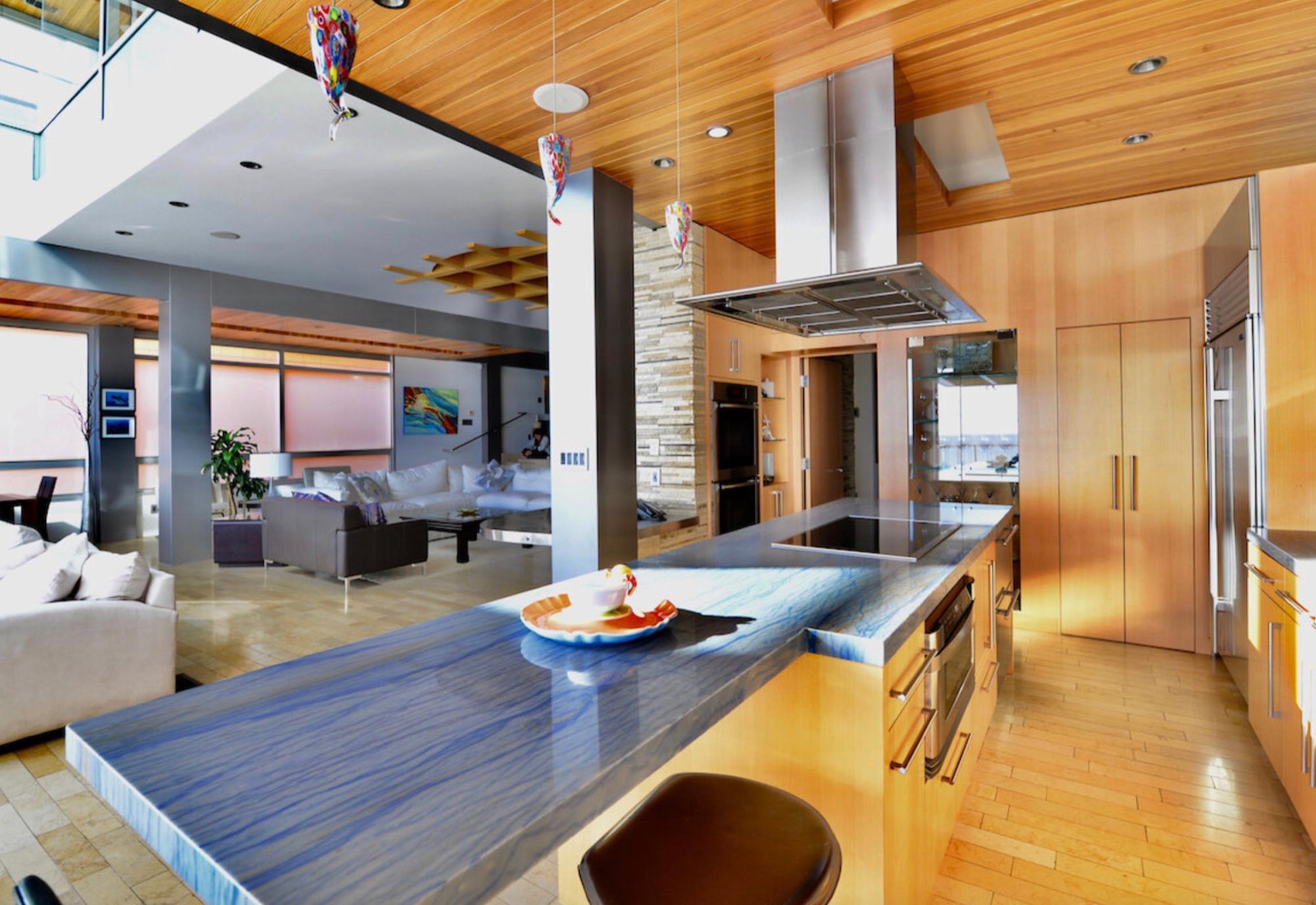 AJ's Modern Beachfront Home — photo 10