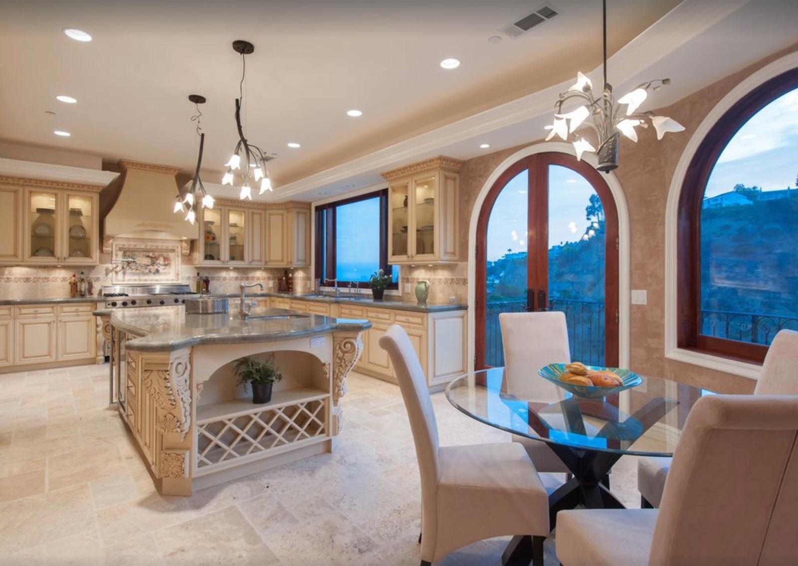 Alex Hollywood Hills House — photo 12