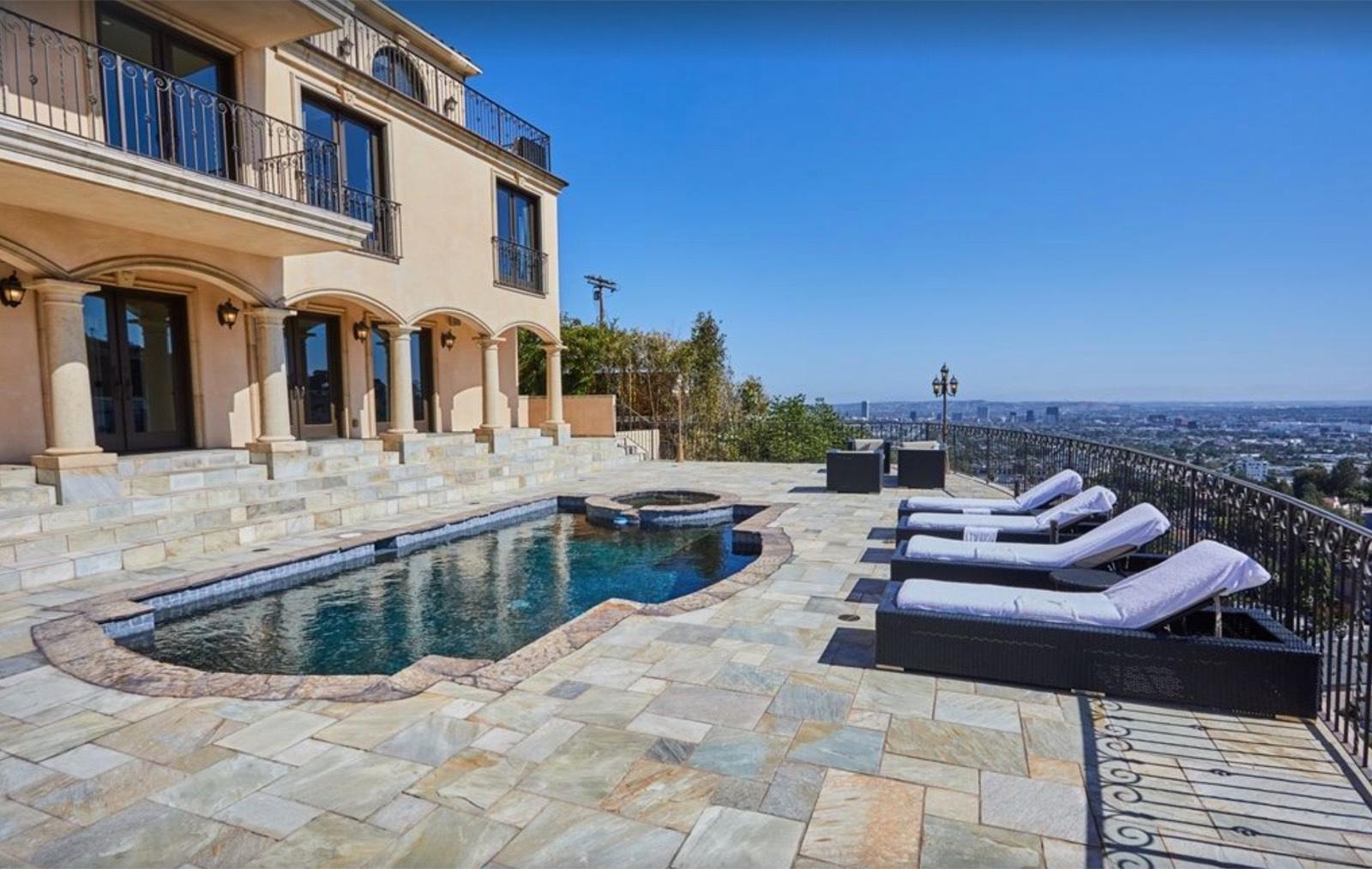 Alex Hollywood Hills House — photo 4