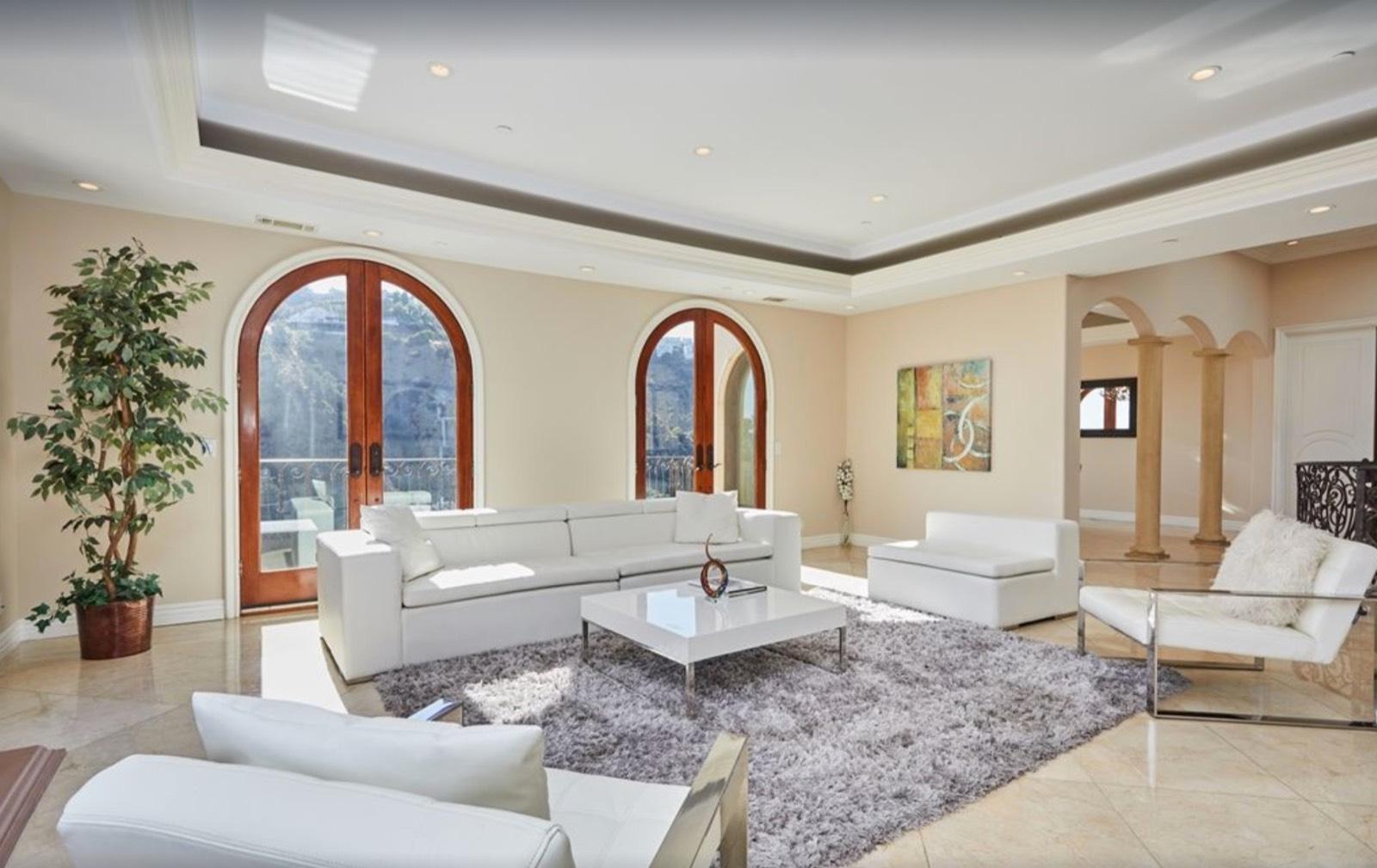 Alex Hollywood Hills House — photo 9