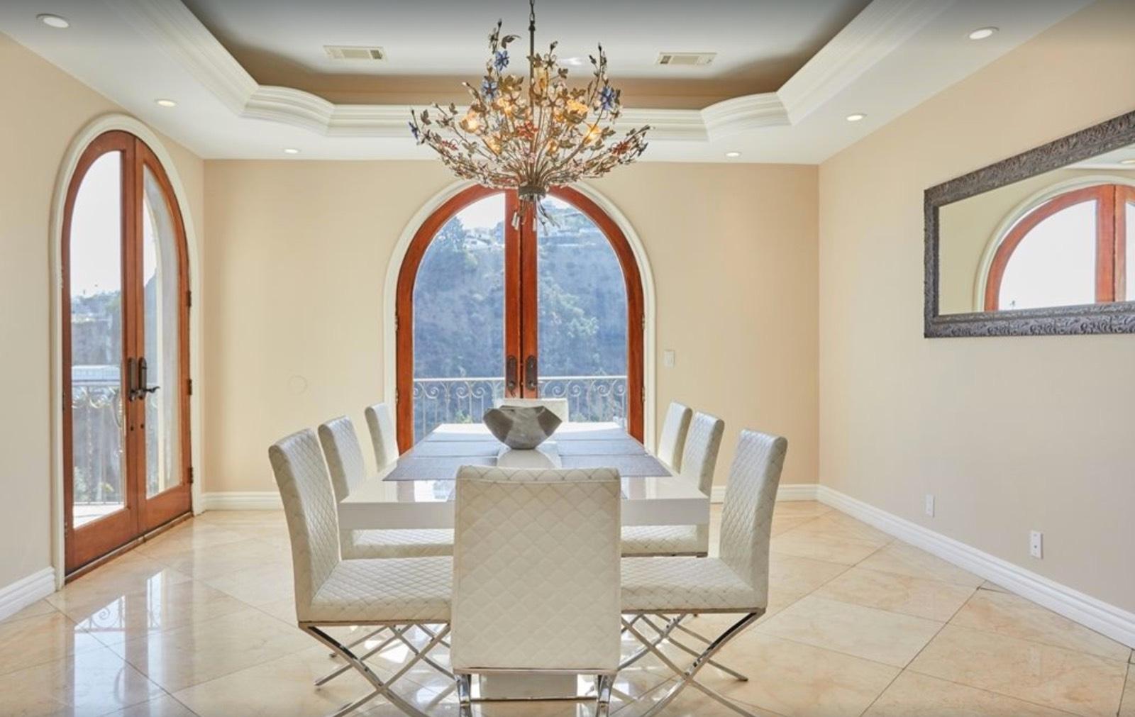 Alex Hollywood Hills House — photo 10