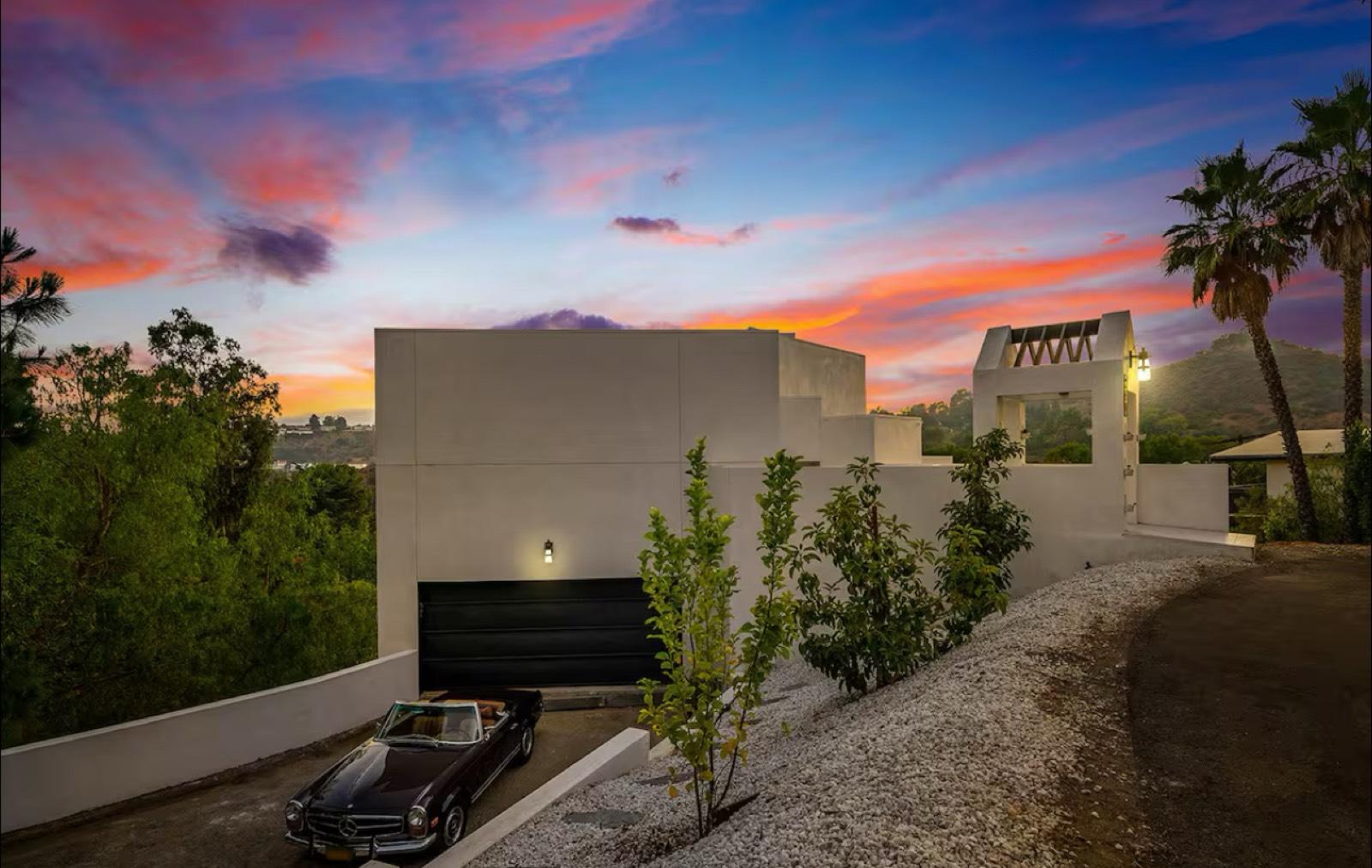 Alex Mod House With Library — photo 1