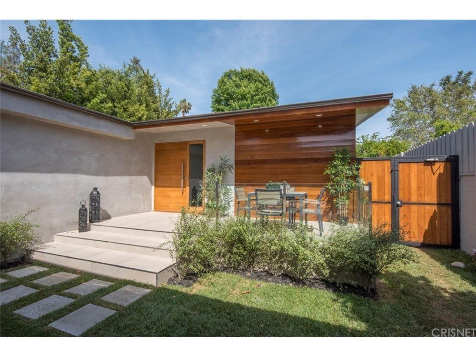Alex's Sherman Oaks House — photo 4