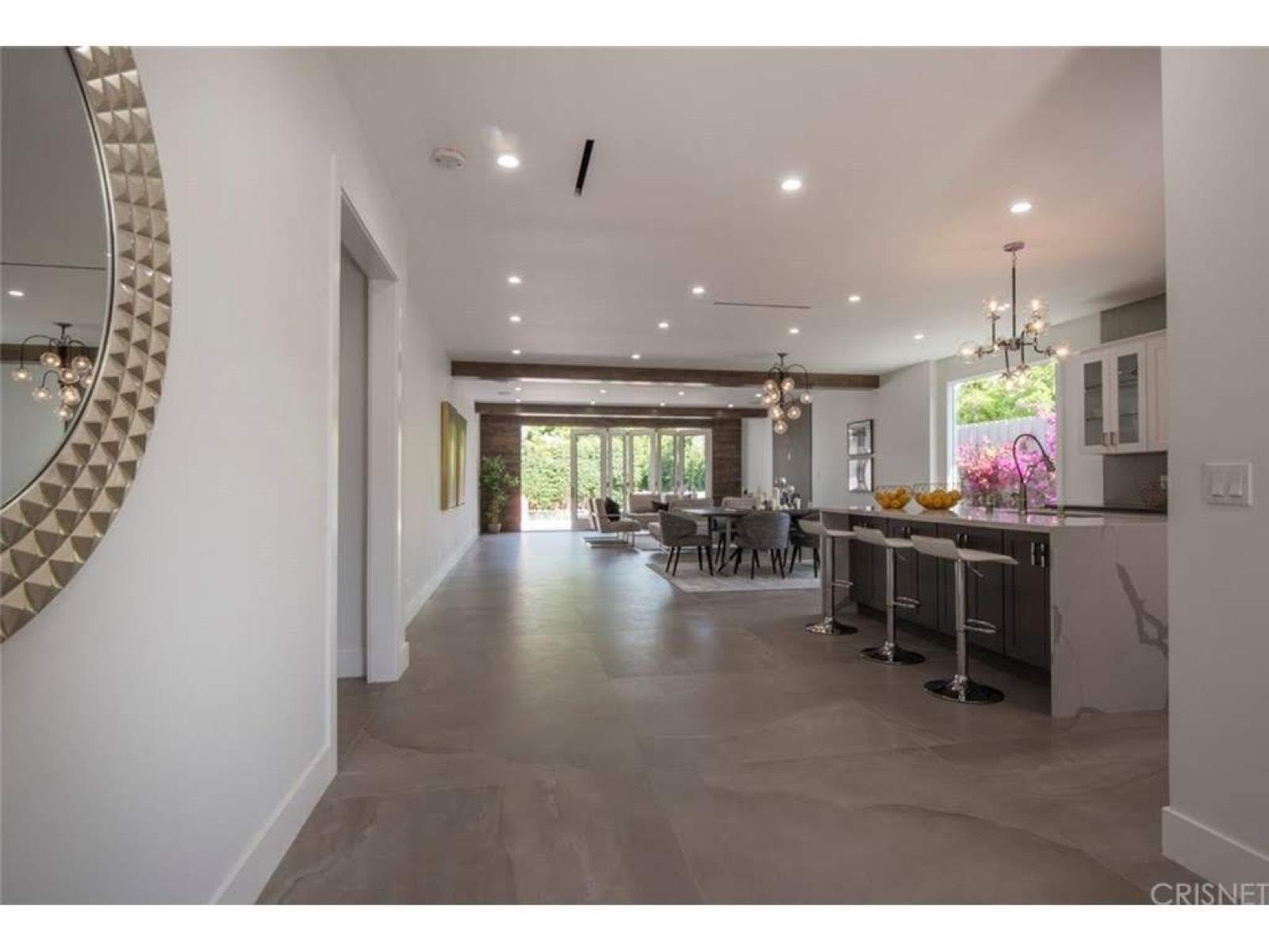 Alex's Sherman Oaks House — photo 5