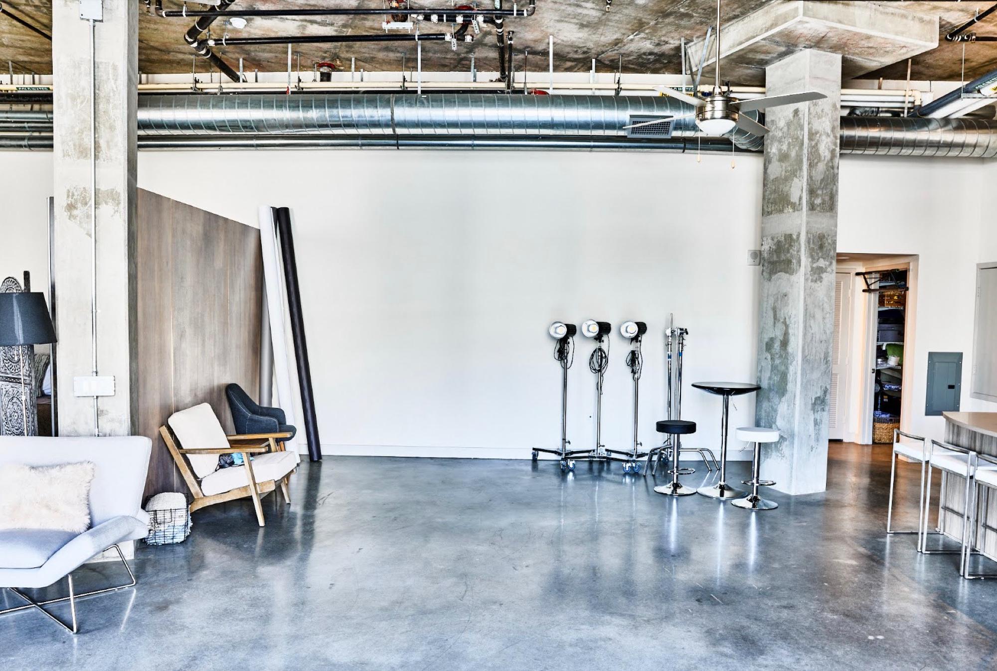 AM's Artsy Apartment Loft — photo 7