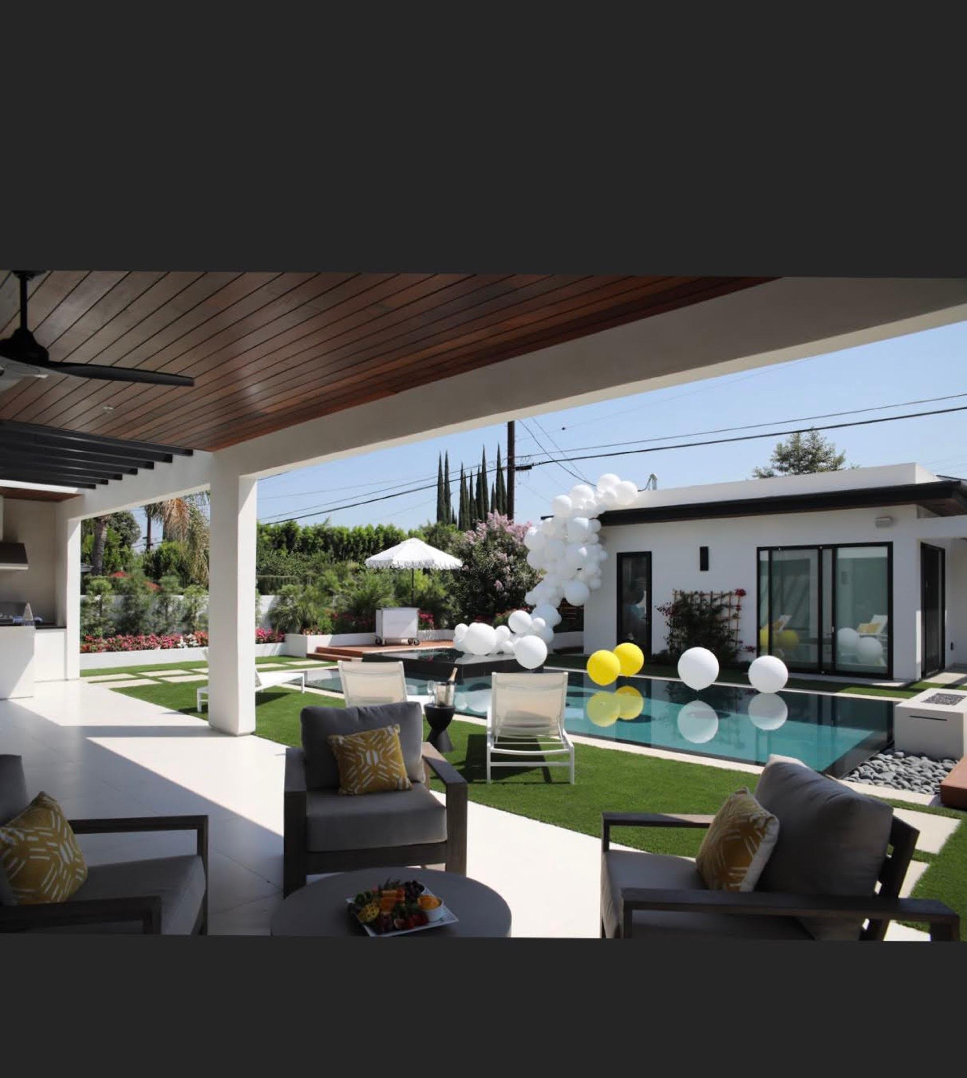 AP's Modern home — photo 1