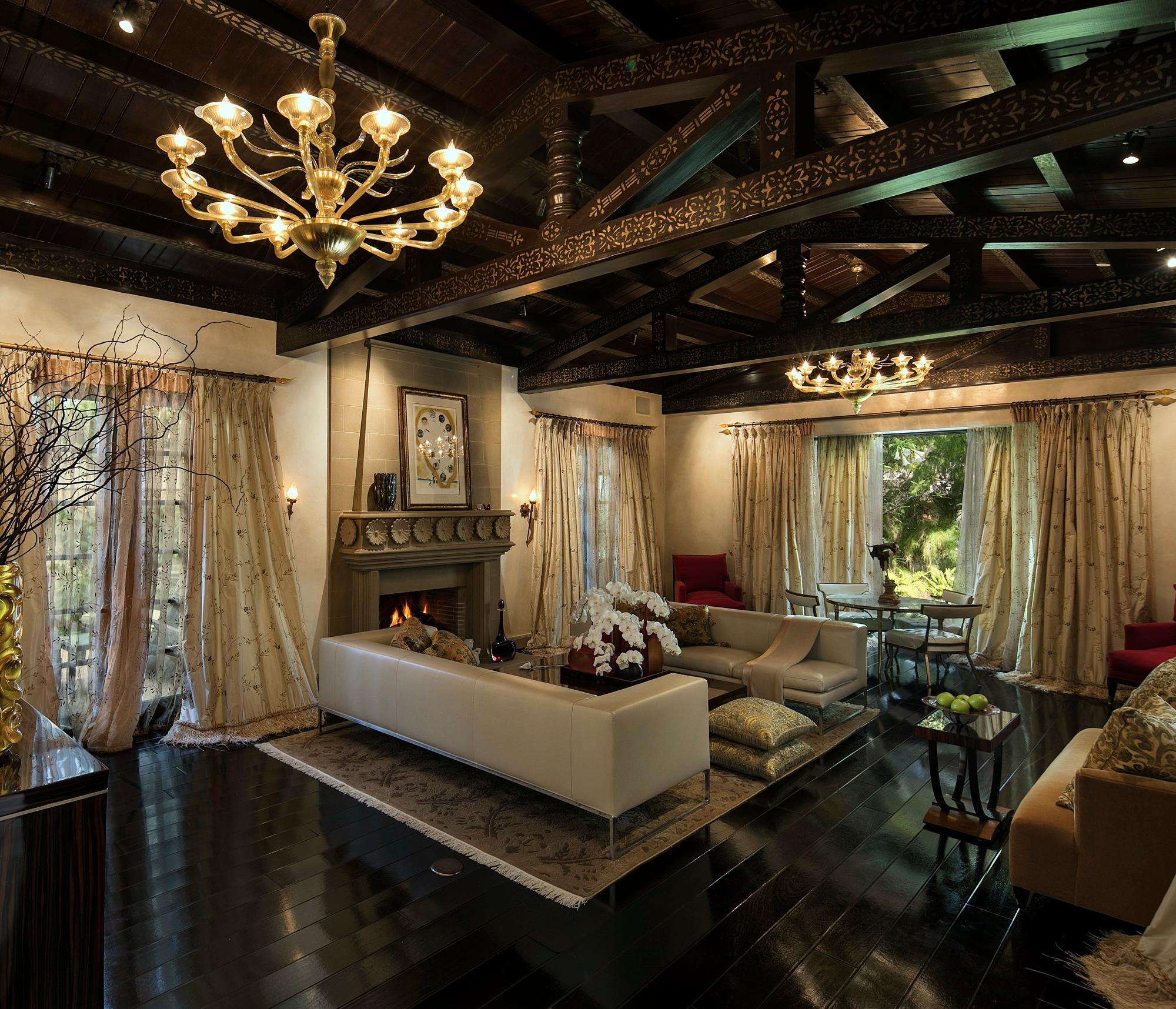 AR's Stunning Med Home — photo 2