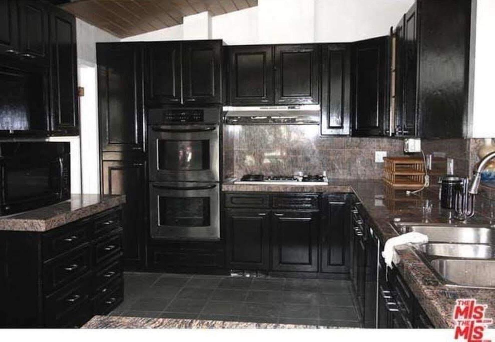A's Carob House — photo 3