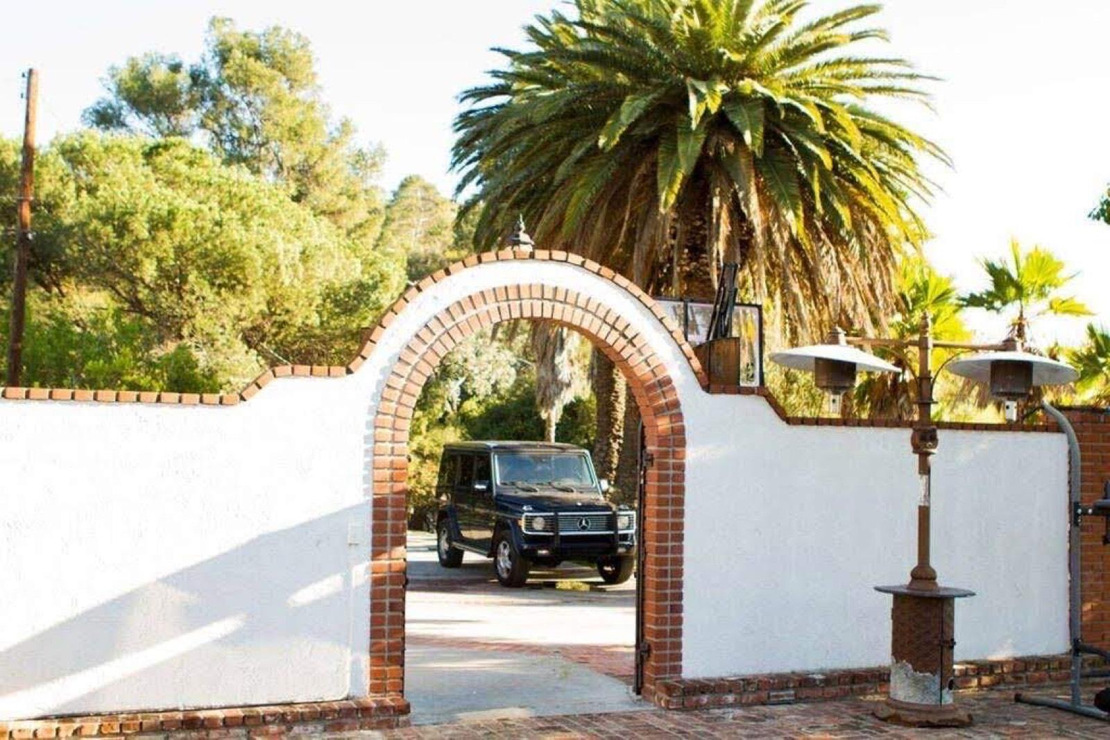 A's Carob House — photo 4