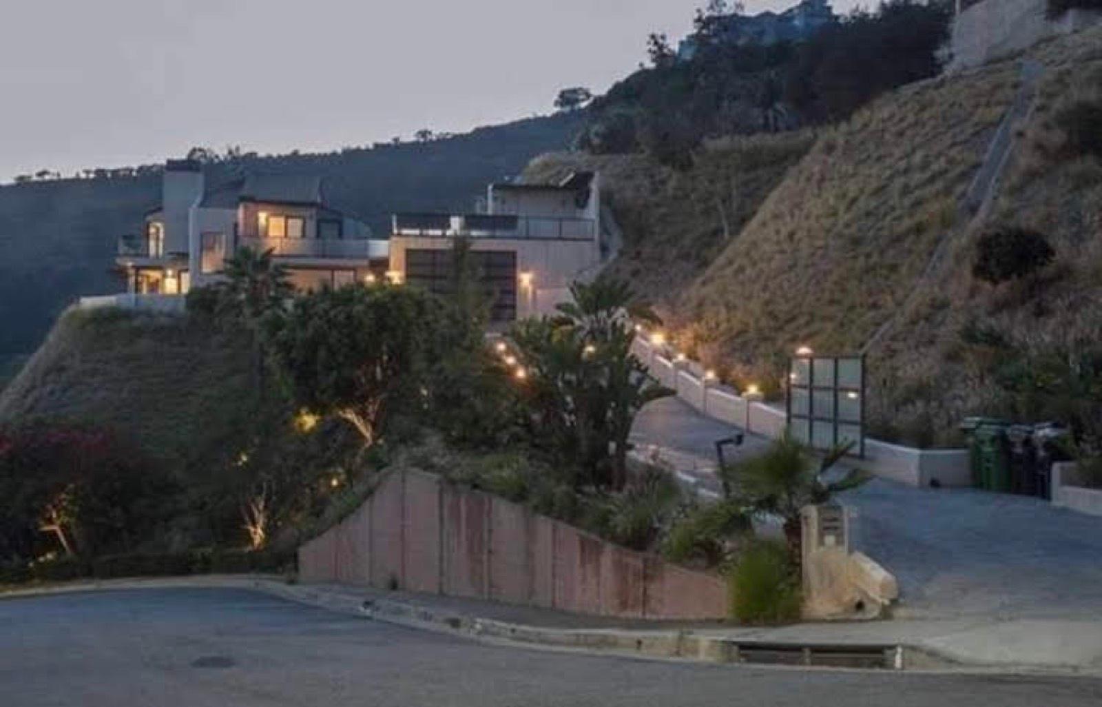 A's Crescent Heights House — photo 10