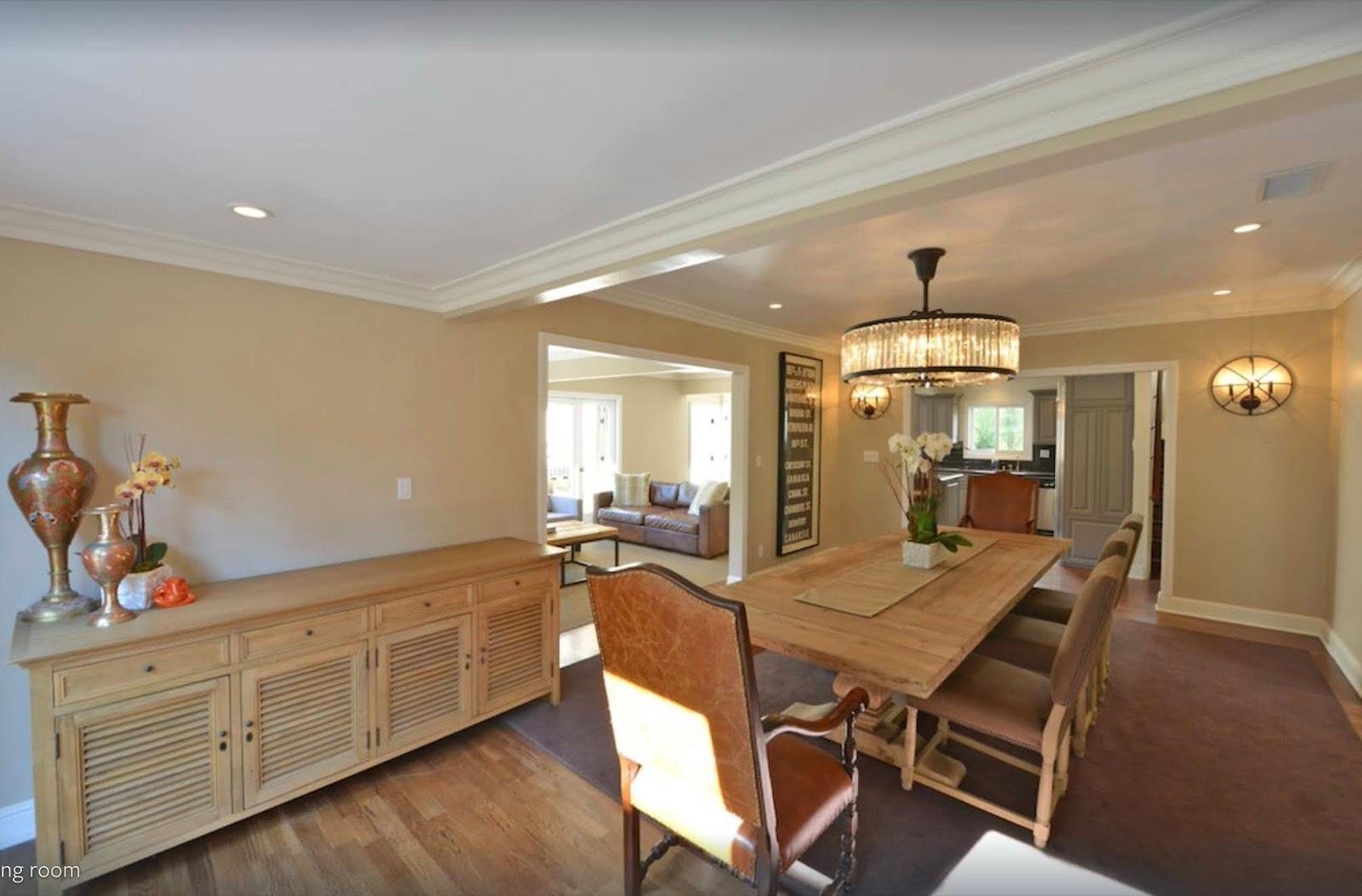 A's Magnificent Traditional Home — photo 10